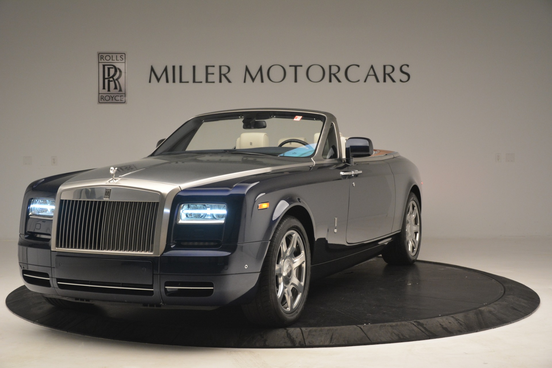 Used-2013-Rolls-Royce-Phantom-Drophead-Coupe