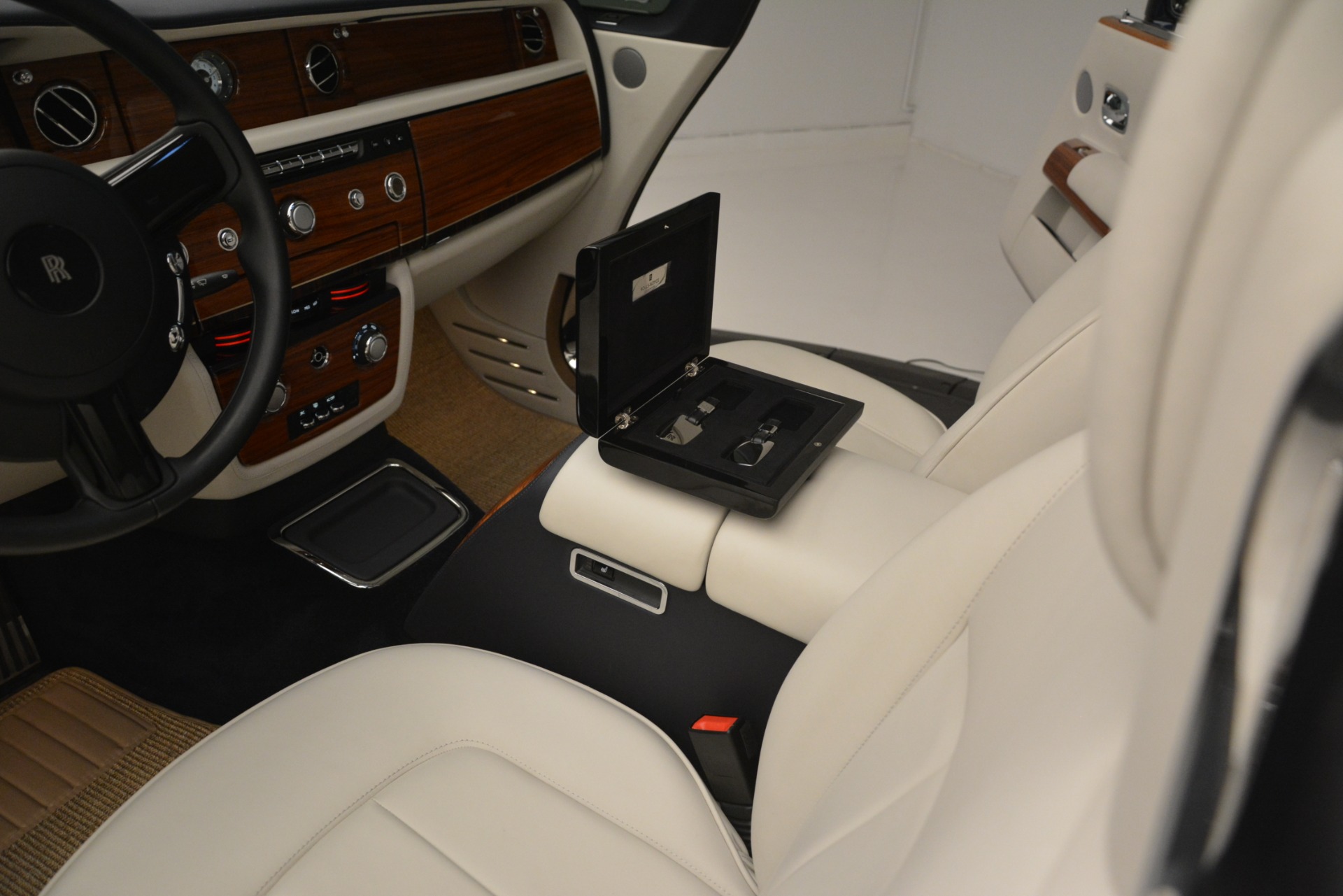 Used-2013-Rolls-Royce-Phantom-Drophead-Coupe