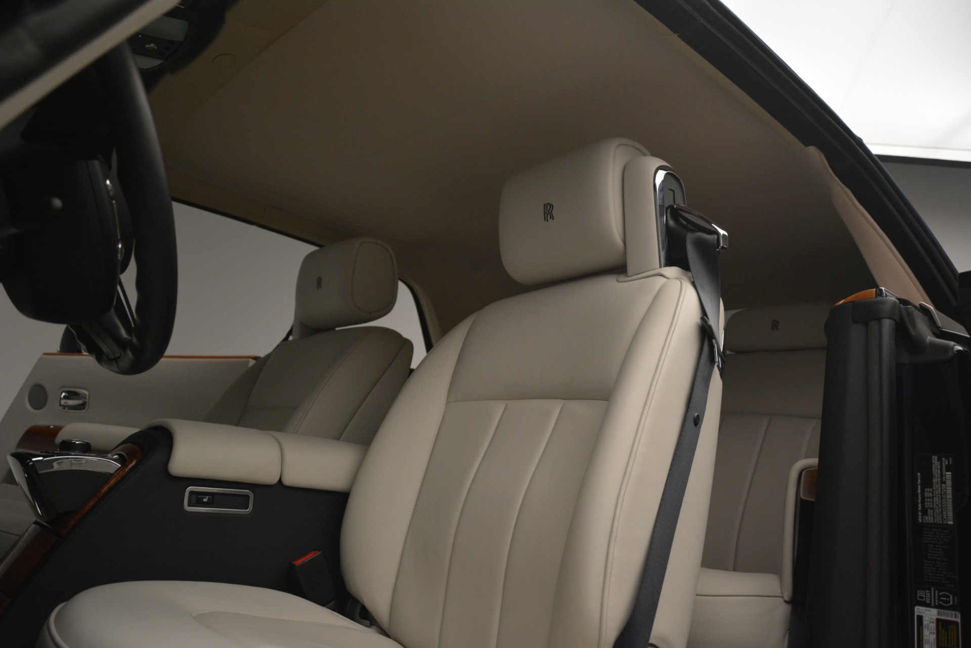 Used-2013-Rolls-Royce-Phantom-Drophead-Coupe