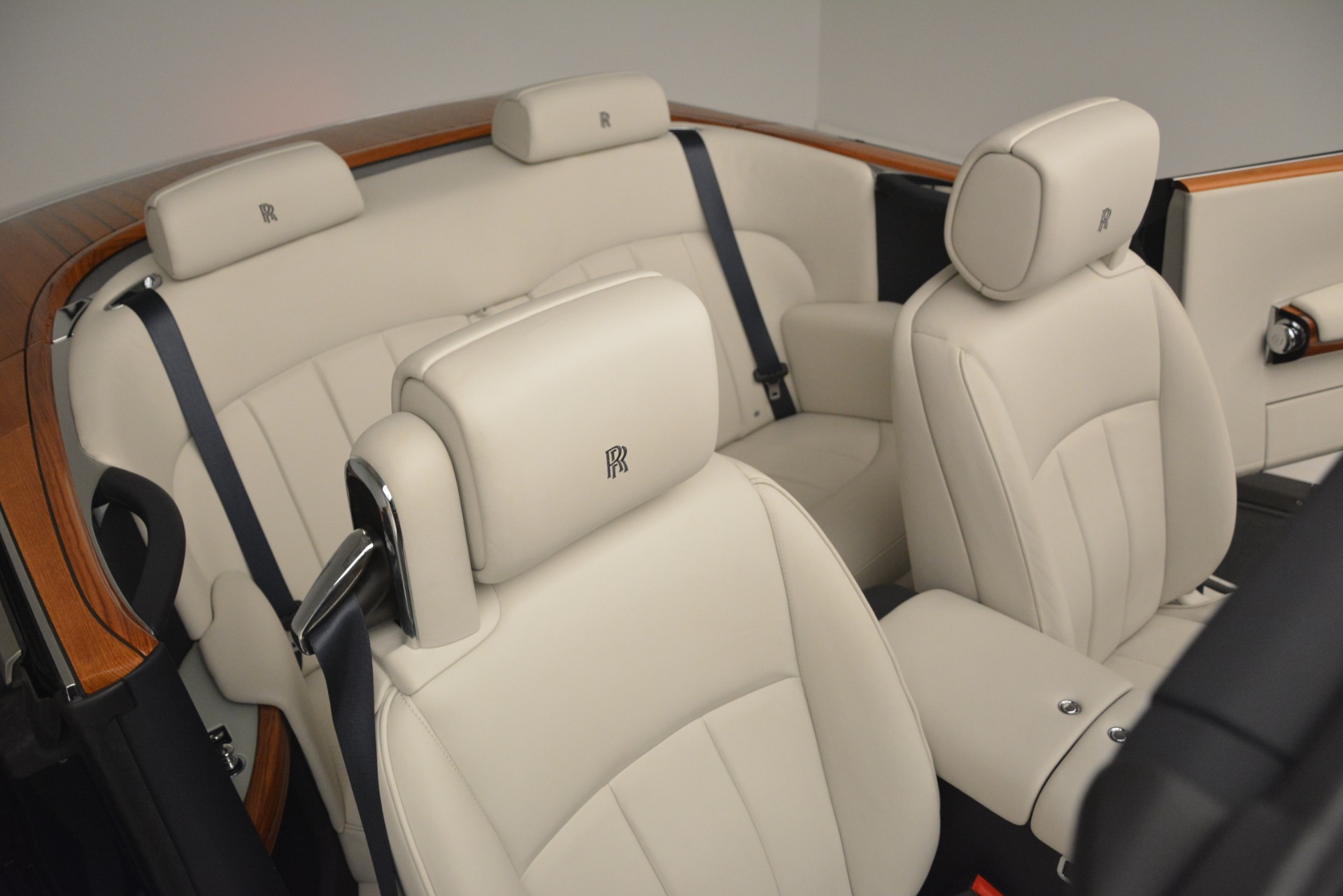 Used-2013-Rolls-Royce-Phantom-Drophead-Coupe