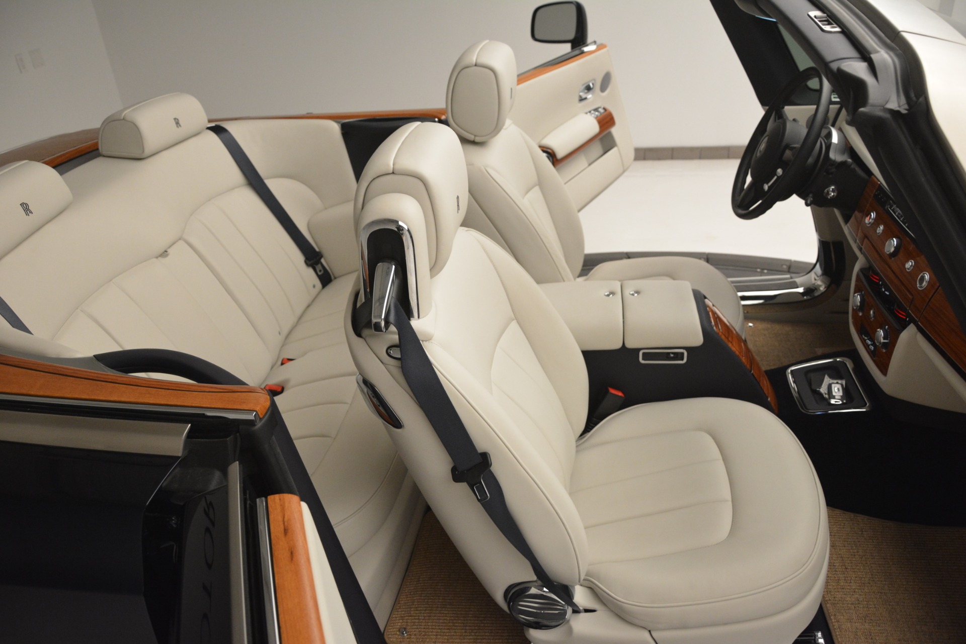 Used-2013-Rolls-Royce-Phantom-Drophead-Coupe