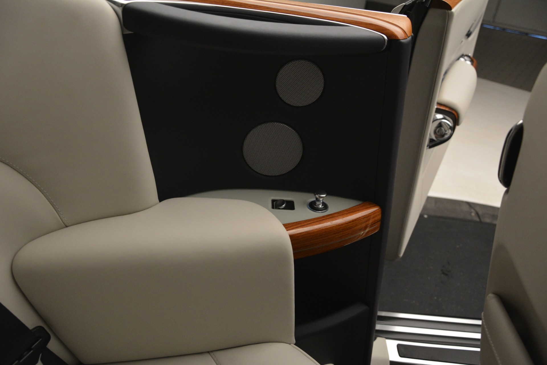 Used-2013-Rolls-Royce-Phantom-Drophead-Coupe