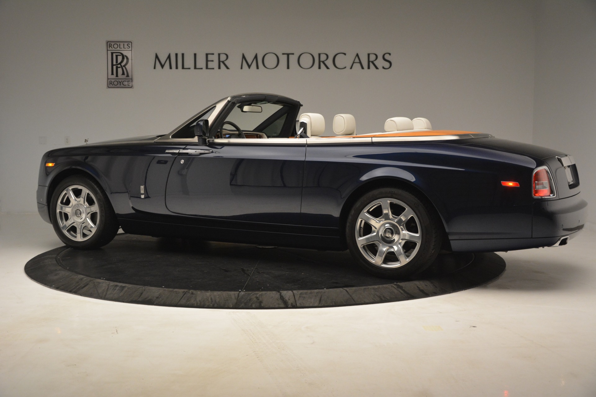 Used-2013-Rolls-Royce-Phantom-Drophead-Coupe