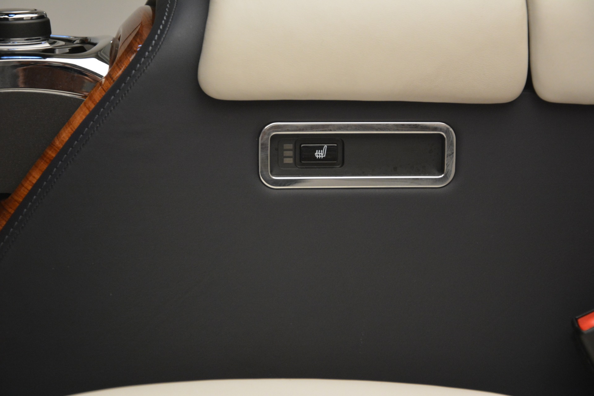 Used-2013-Rolls-Royce-Phantom-Drophead-Coupe