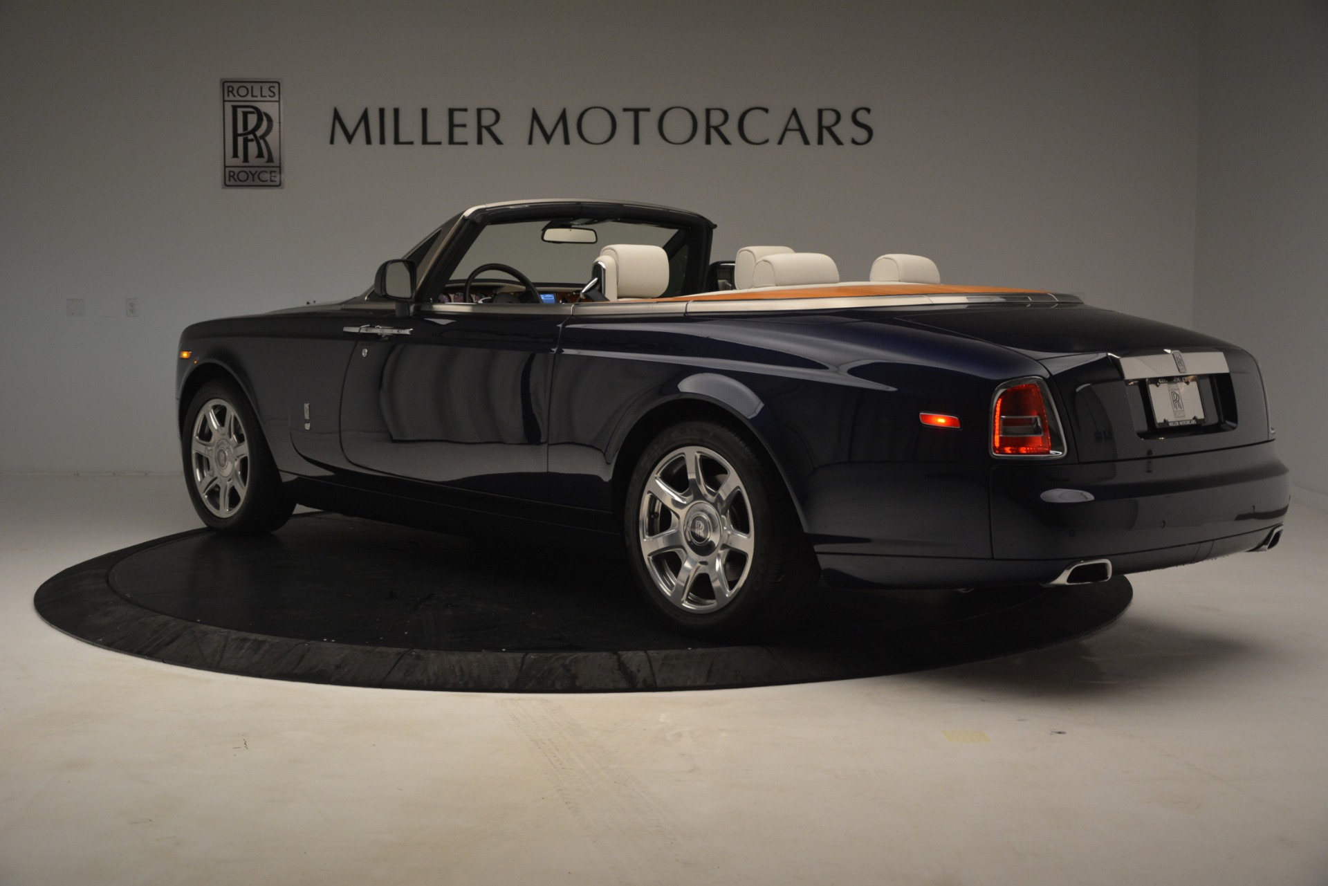 Used-2013-Rolls-Royce-Phantom-Drophead-Coupe