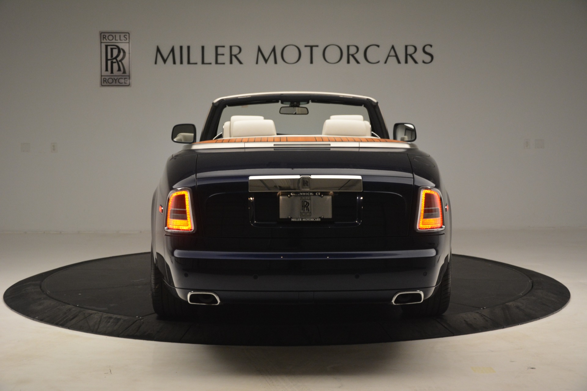 Used-2013-Rolls-Royce-Phantom-Drophead-Coupe