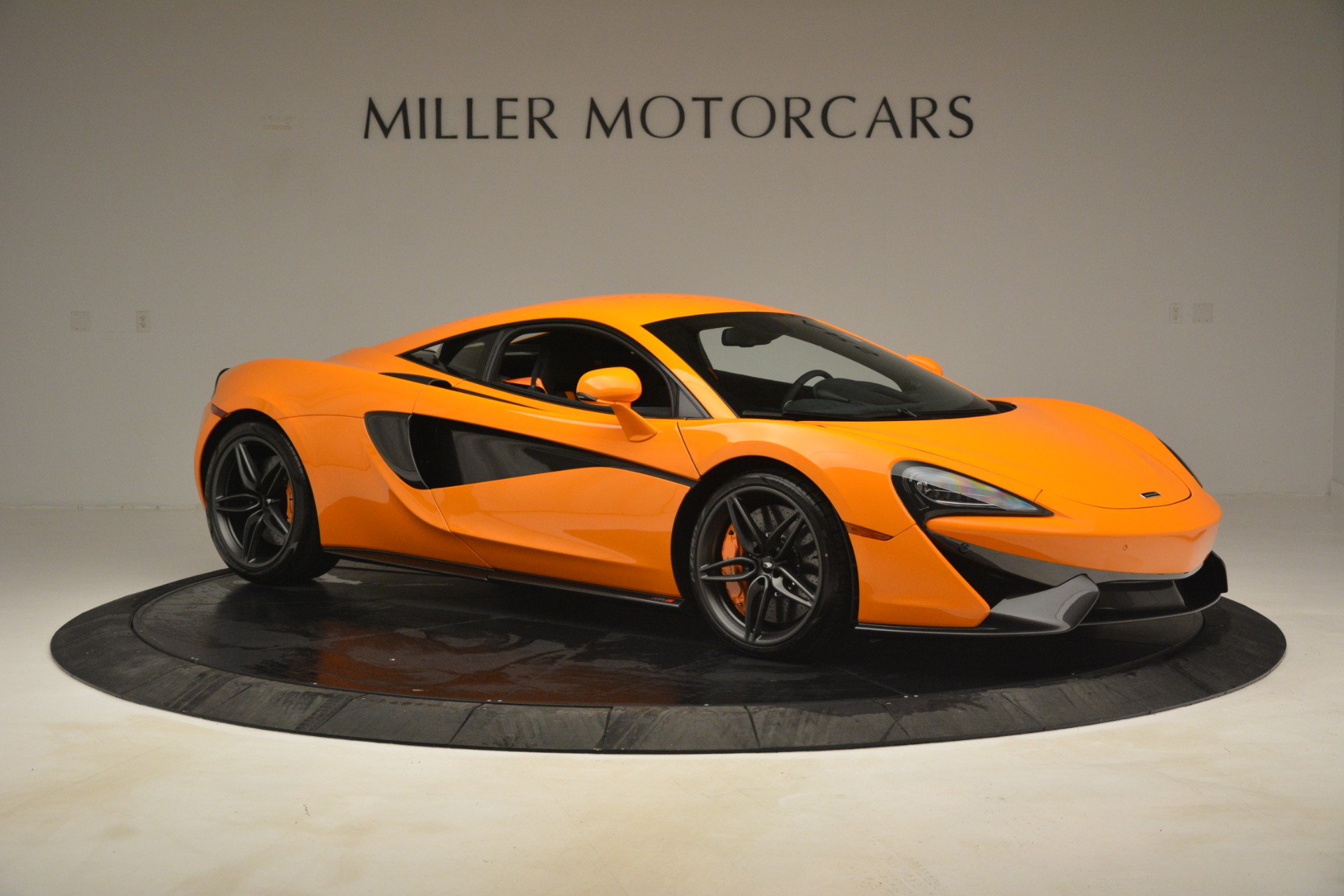 New-2019-McLaren-570S-Coupe