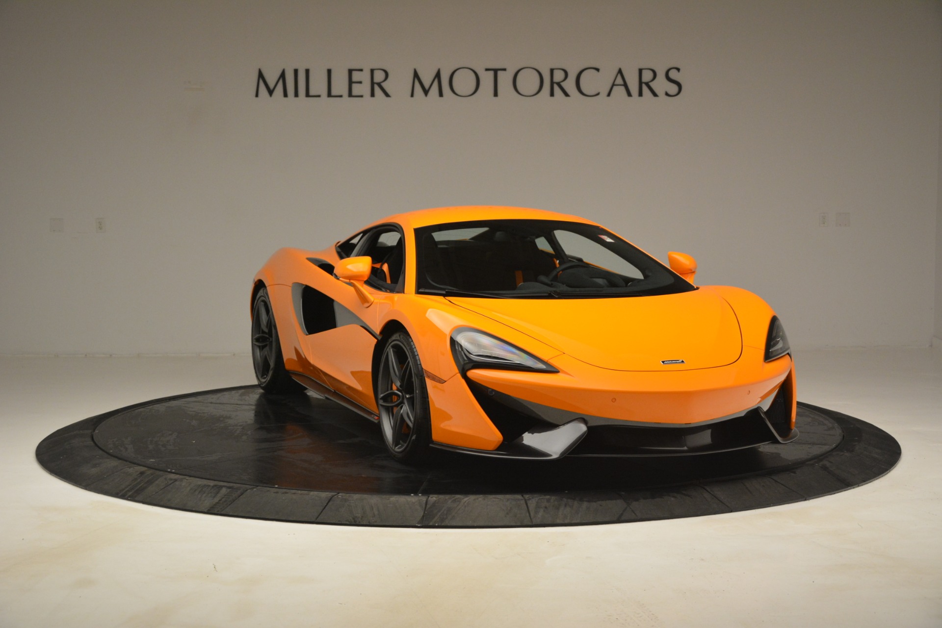 New-2019-McLaren-570S-Coupe