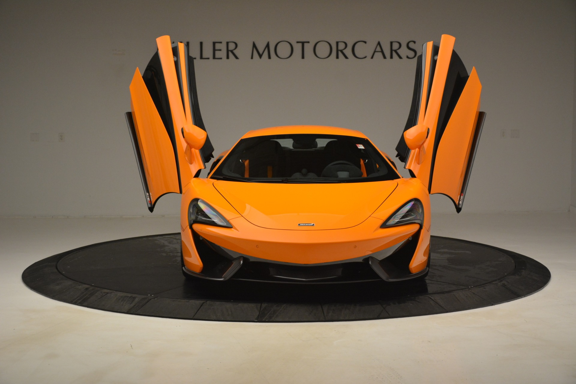 New-2019-McLaren-570S-Coupe
