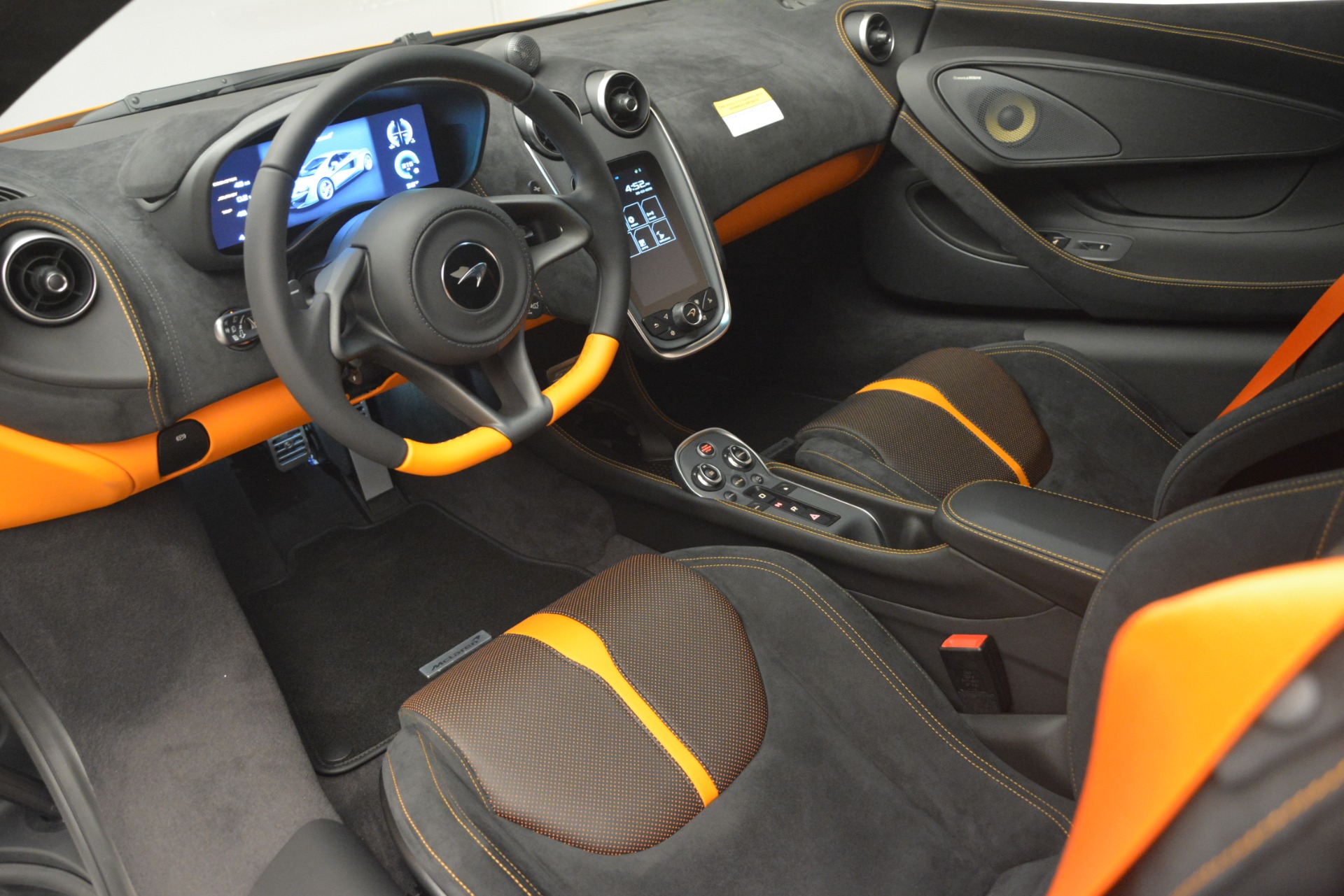 New-2019-McLaren-570S-Coupe