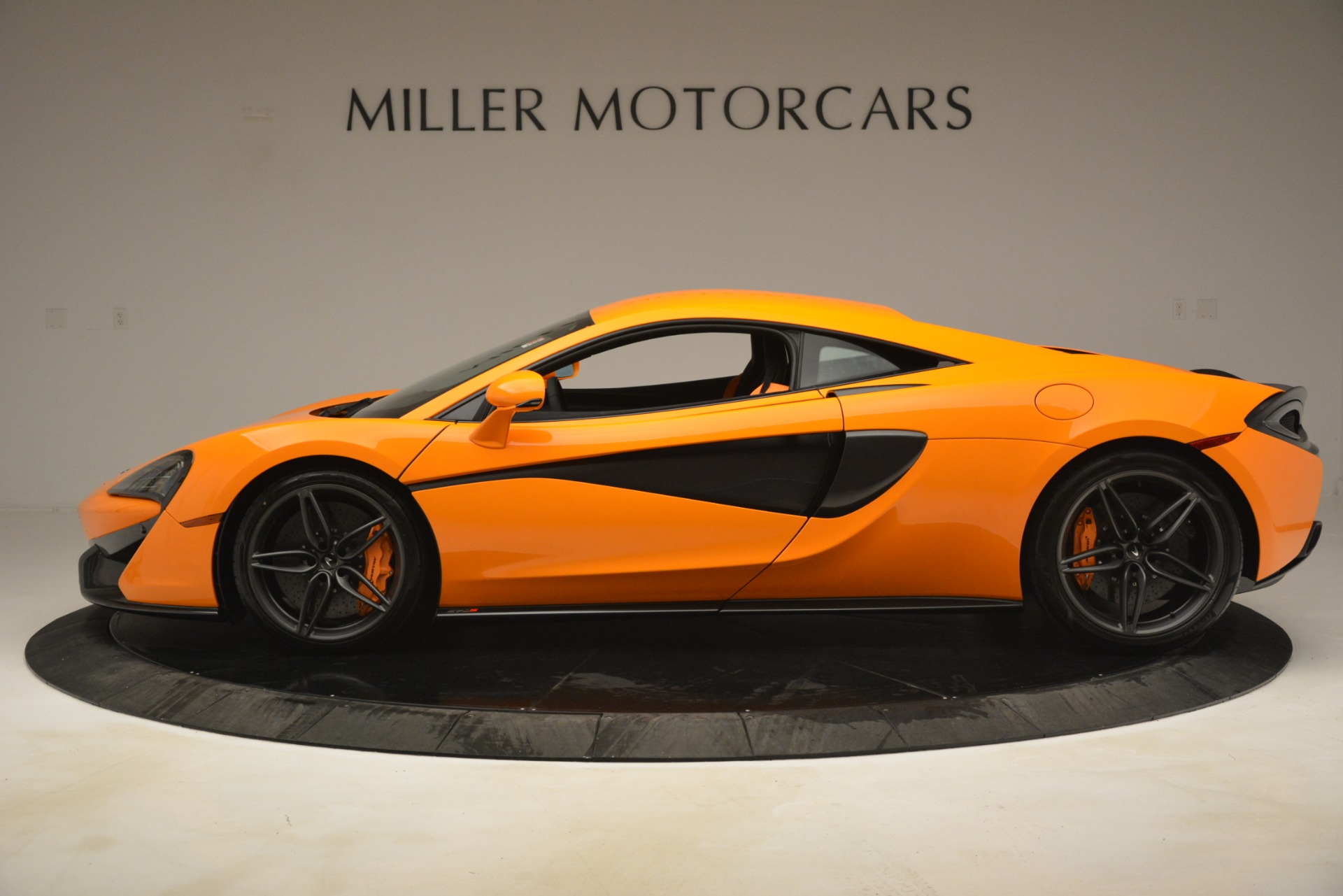 New-2019-McLaren-570S-Coupe