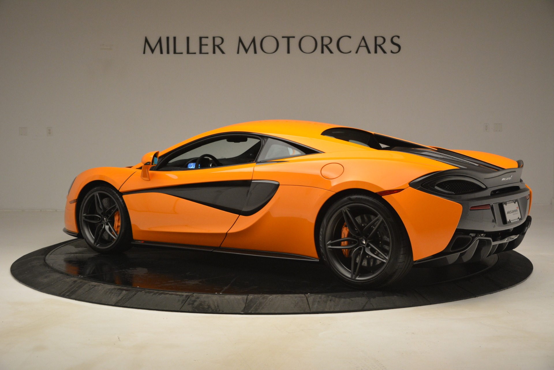New-2019-McLaren-570S-Coupe