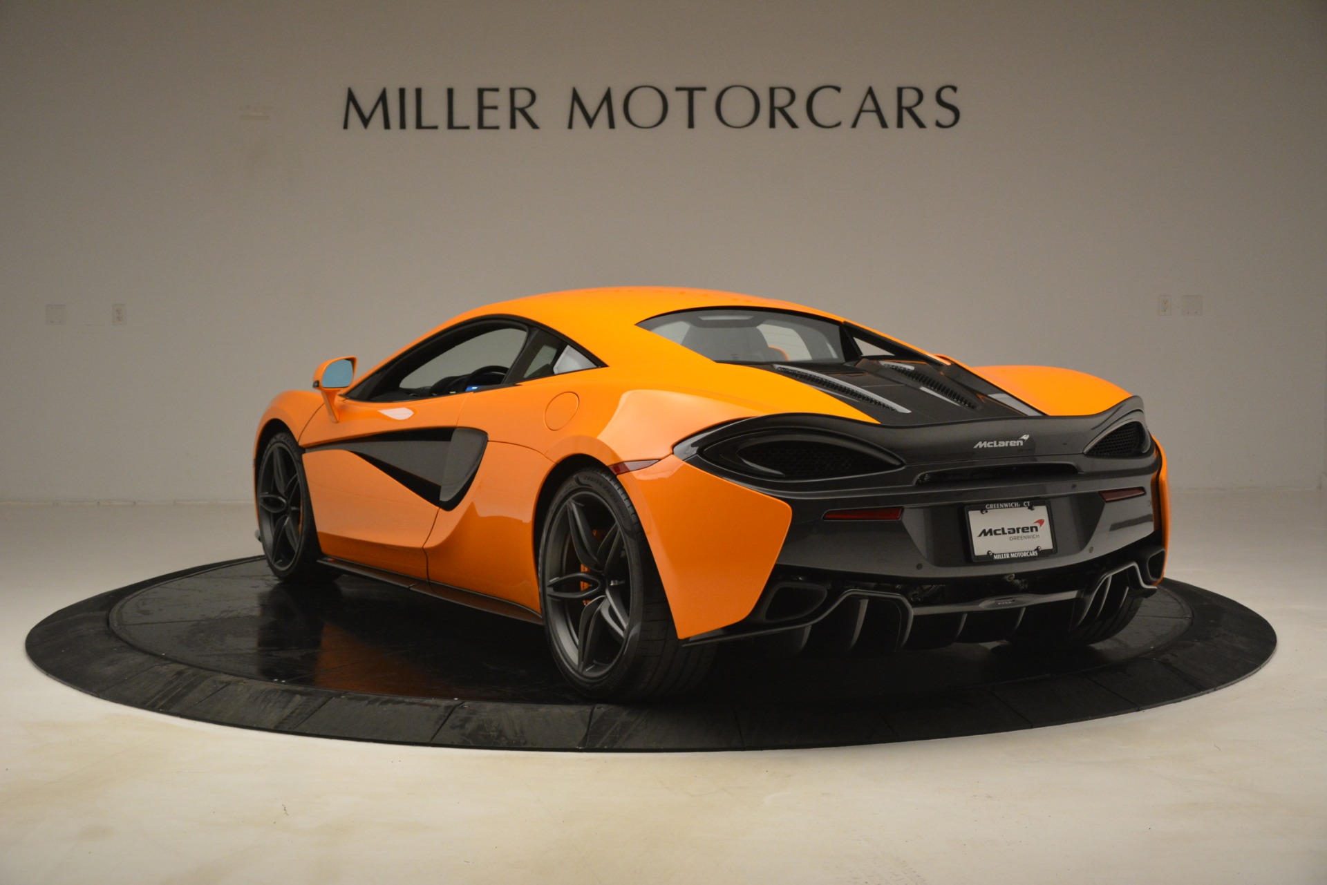 New-2019-McLaren-570S-Coupe