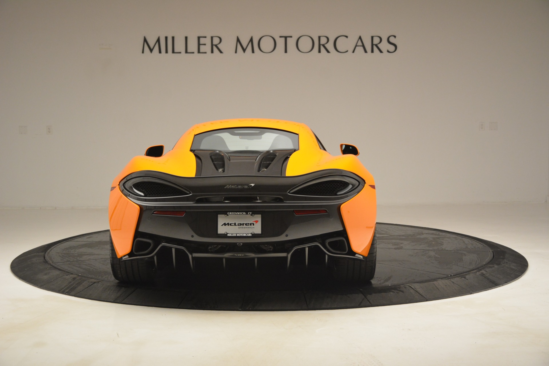New-2019-McLaren-570S-Coupe