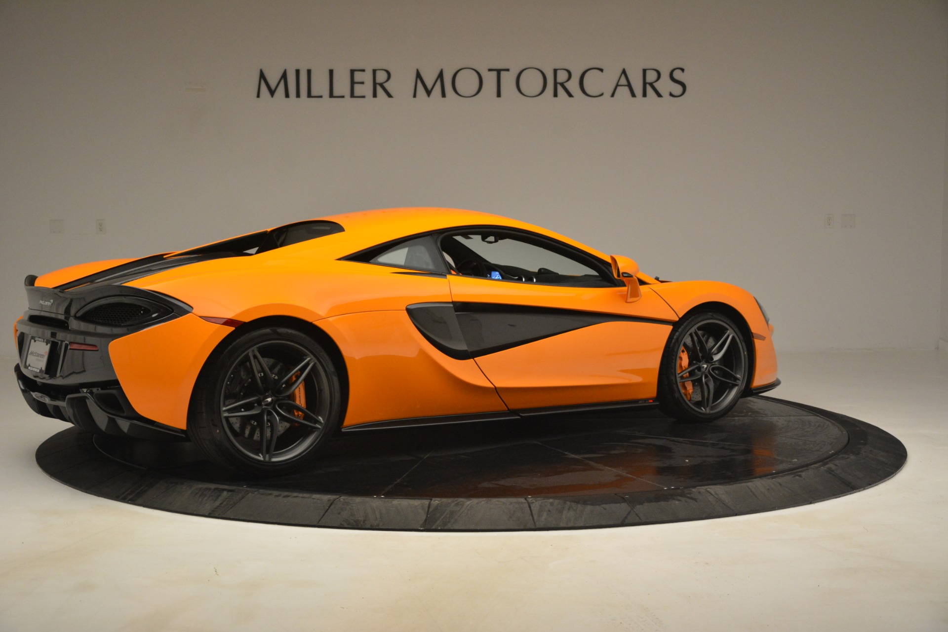 New-2019-McLaren-570S-Coupe