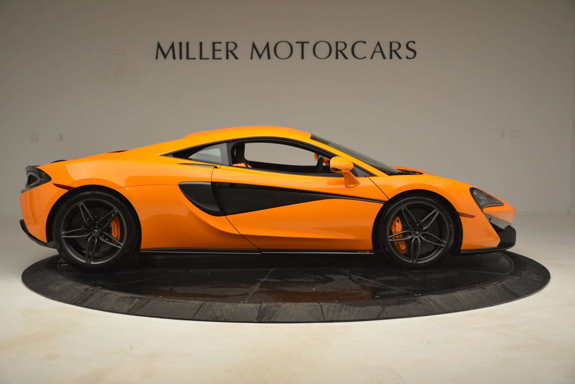 New-2019-McLaren-570S-Coupe