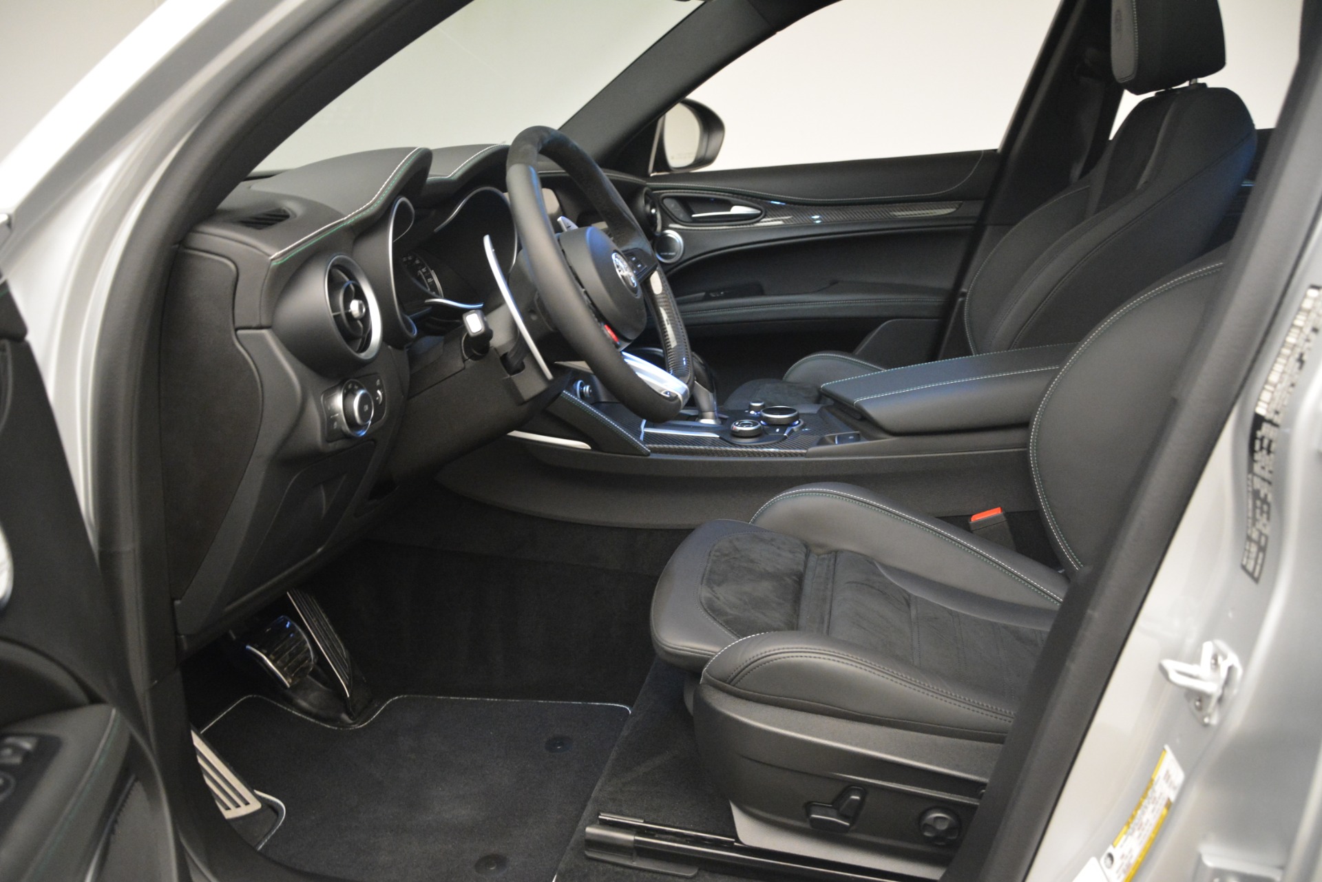 New-2019-Alfa-Romeo-Stelvio-Quadrifoglio