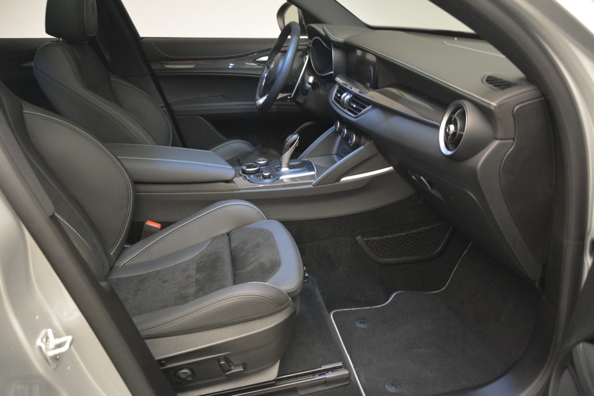 New-2019-Alfa-Romeo-Stelvio-Quadrifoglio