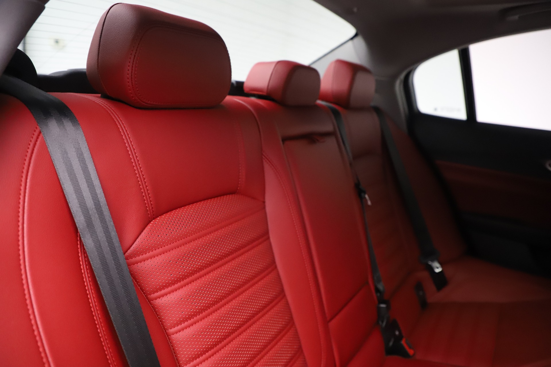 New-2019-Alfa-Romeo-Giulia-Ti-Sport-Q4