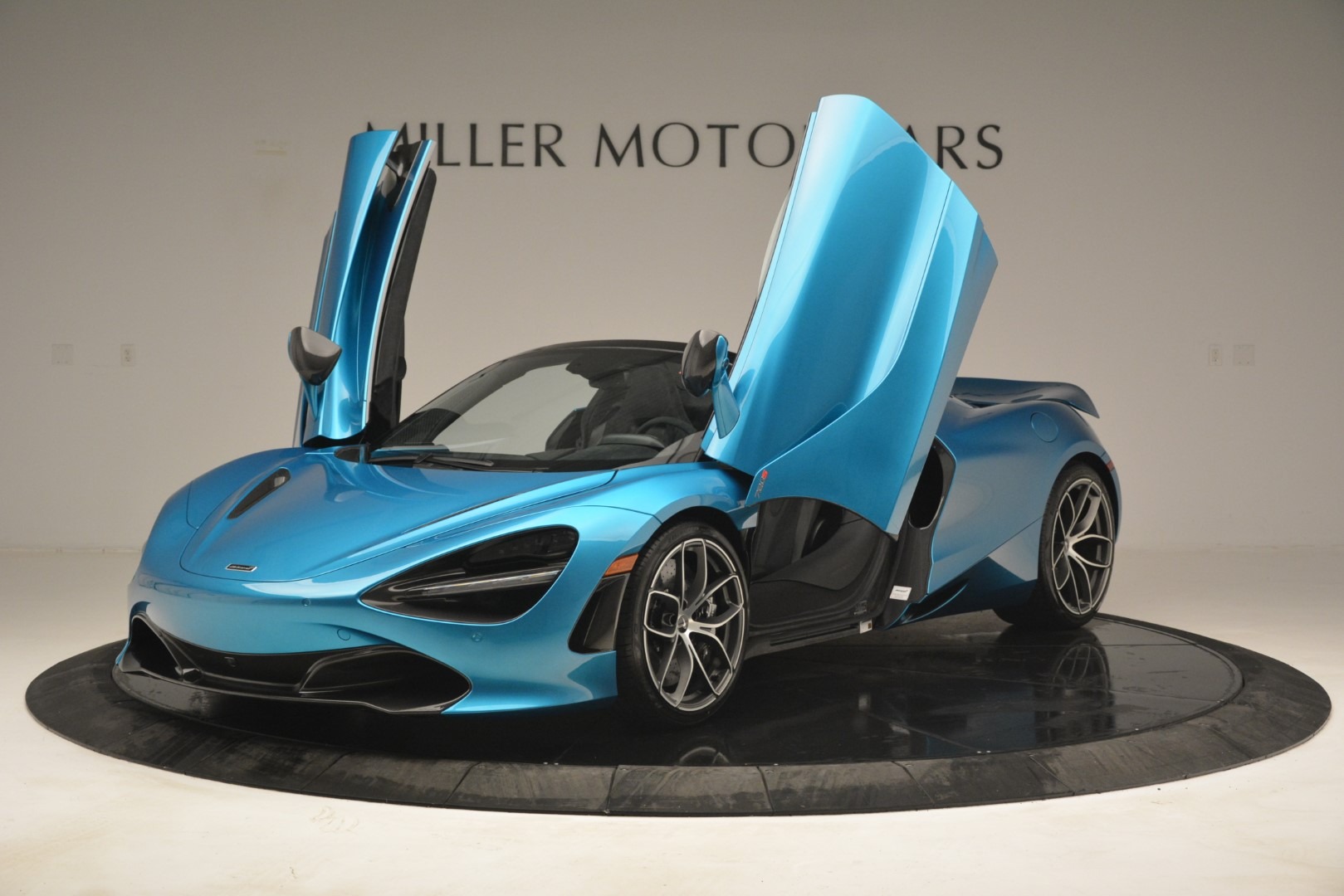 New-2019-McLaren-720S-Spider