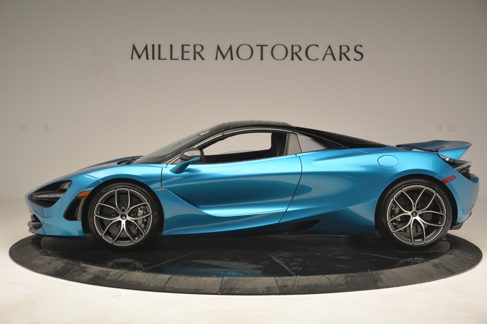 New-2019-McLaren-720S-Spider