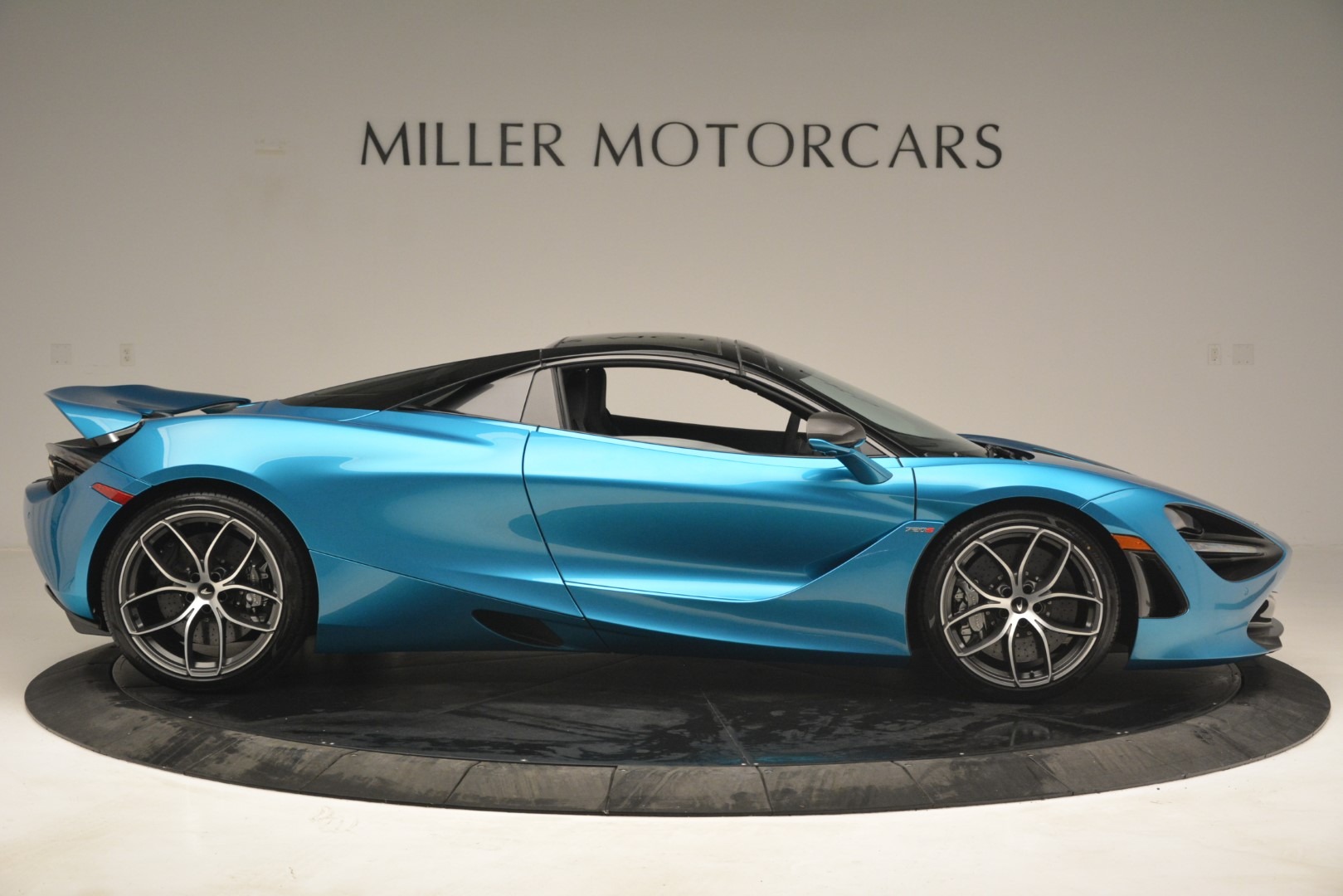 New-2019-McLaren-720S-Spider
