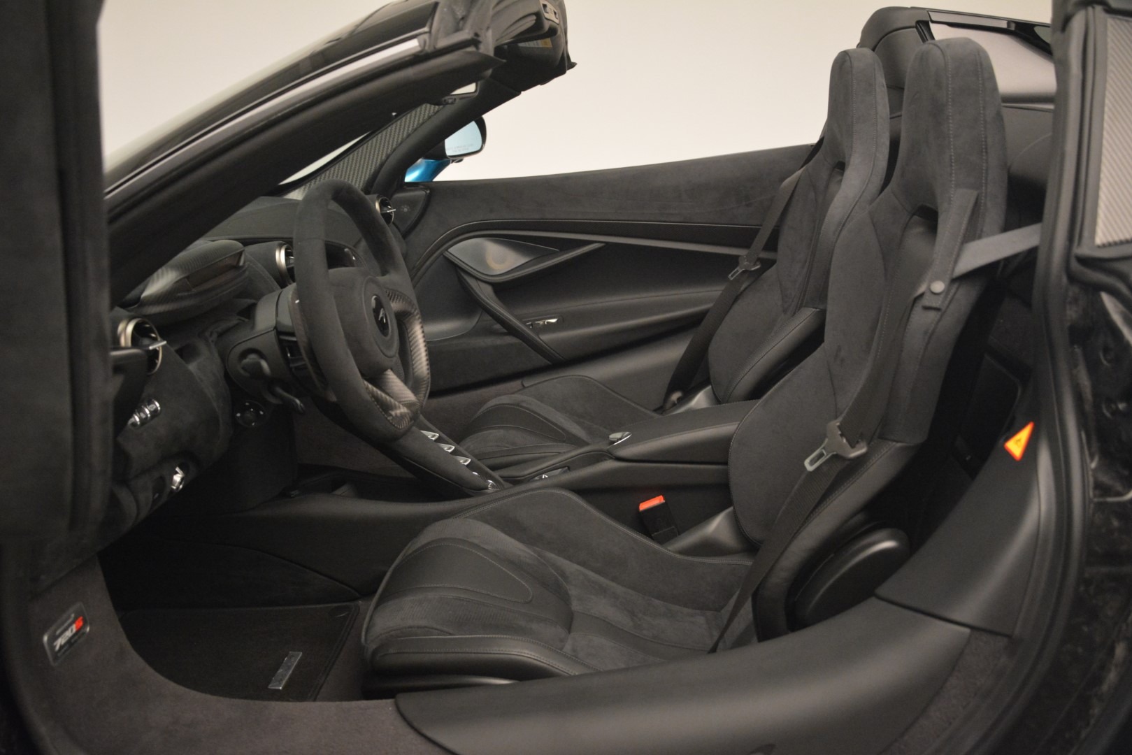 New-2019-McLaren-720S-Spider