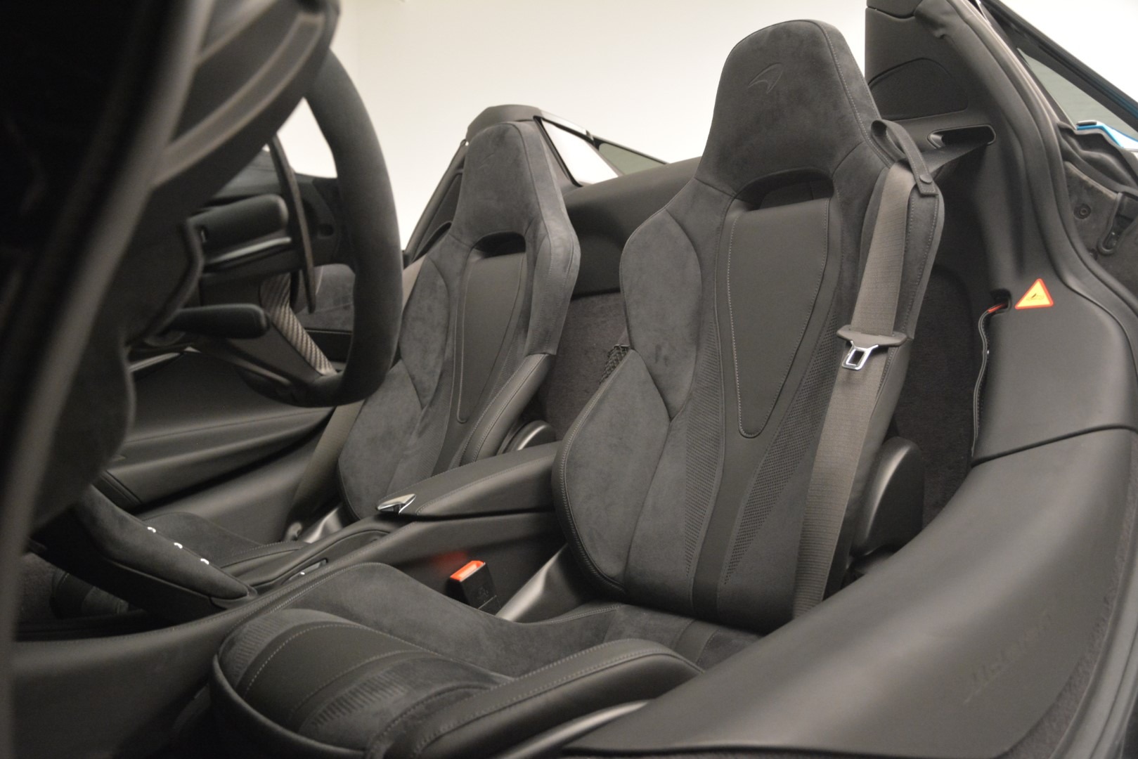 New-2019-McLaren-720S-Spider