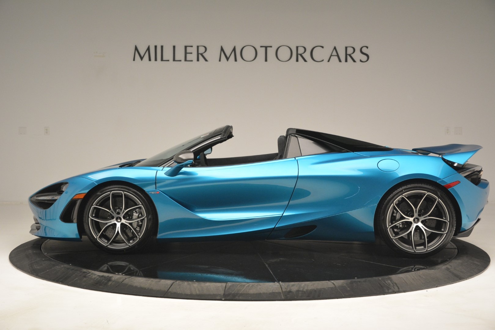 New-2019-McLaren-720S-Spider