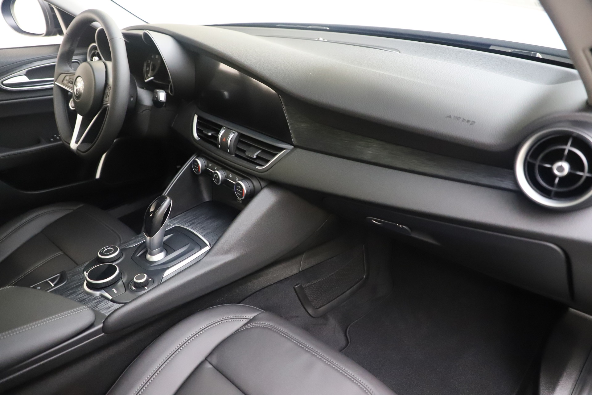 New-2019-Alfa-Romeo-Giulia-Q4