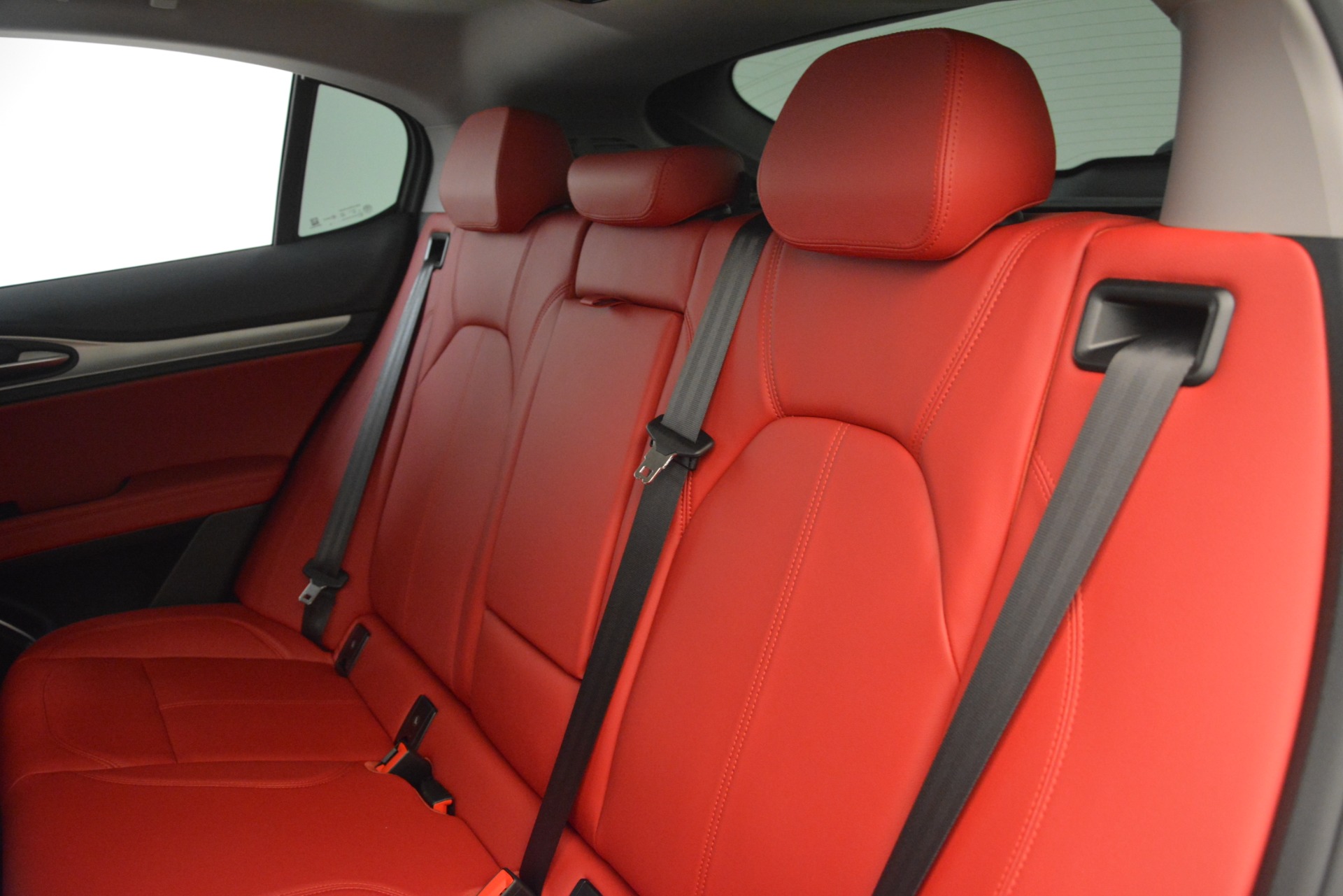 New-2019-Alfa-Romeo-Stelvio-Sport-Q4