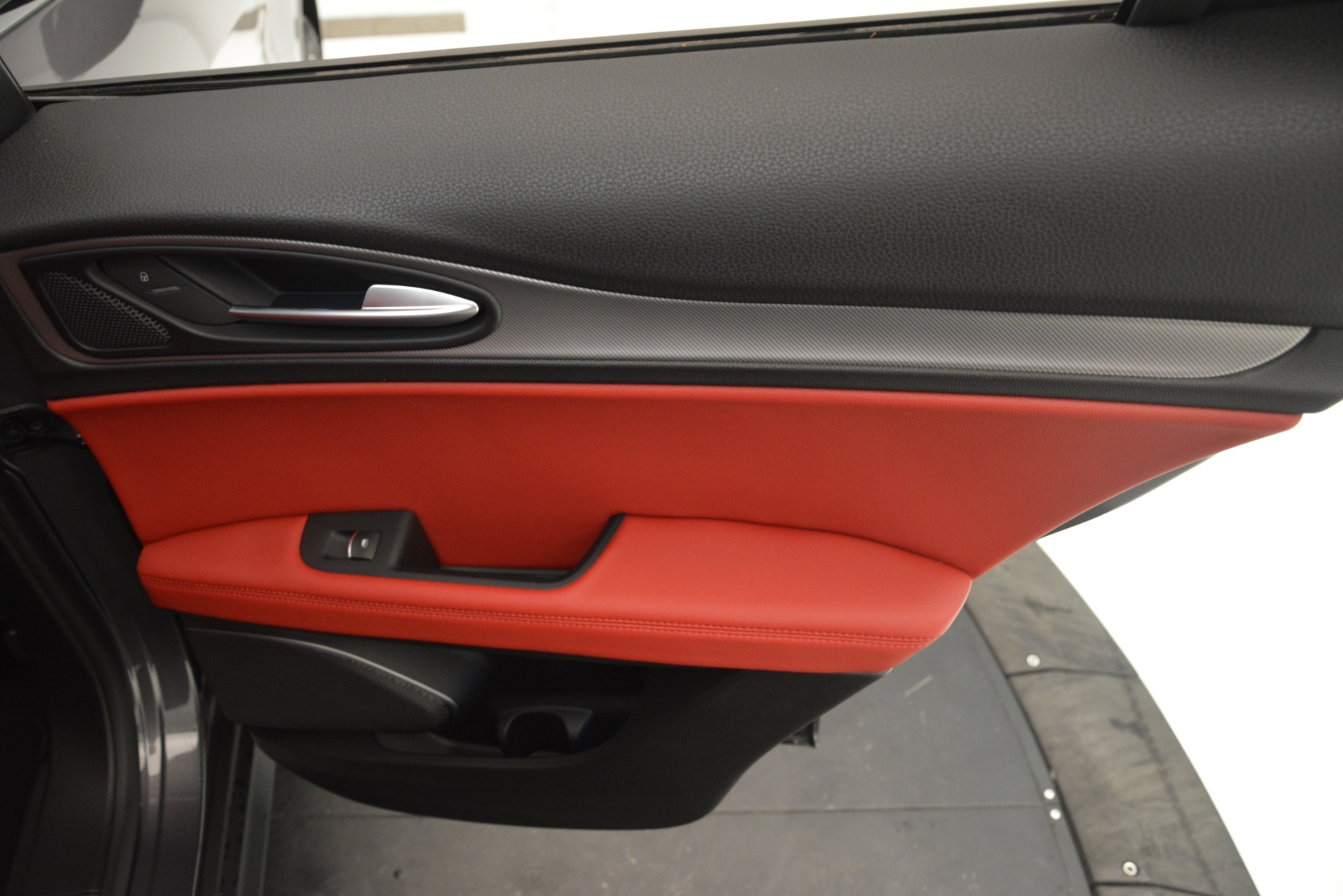 New-2019-Alfa-Romeo-Stelvio-Sport-Q4