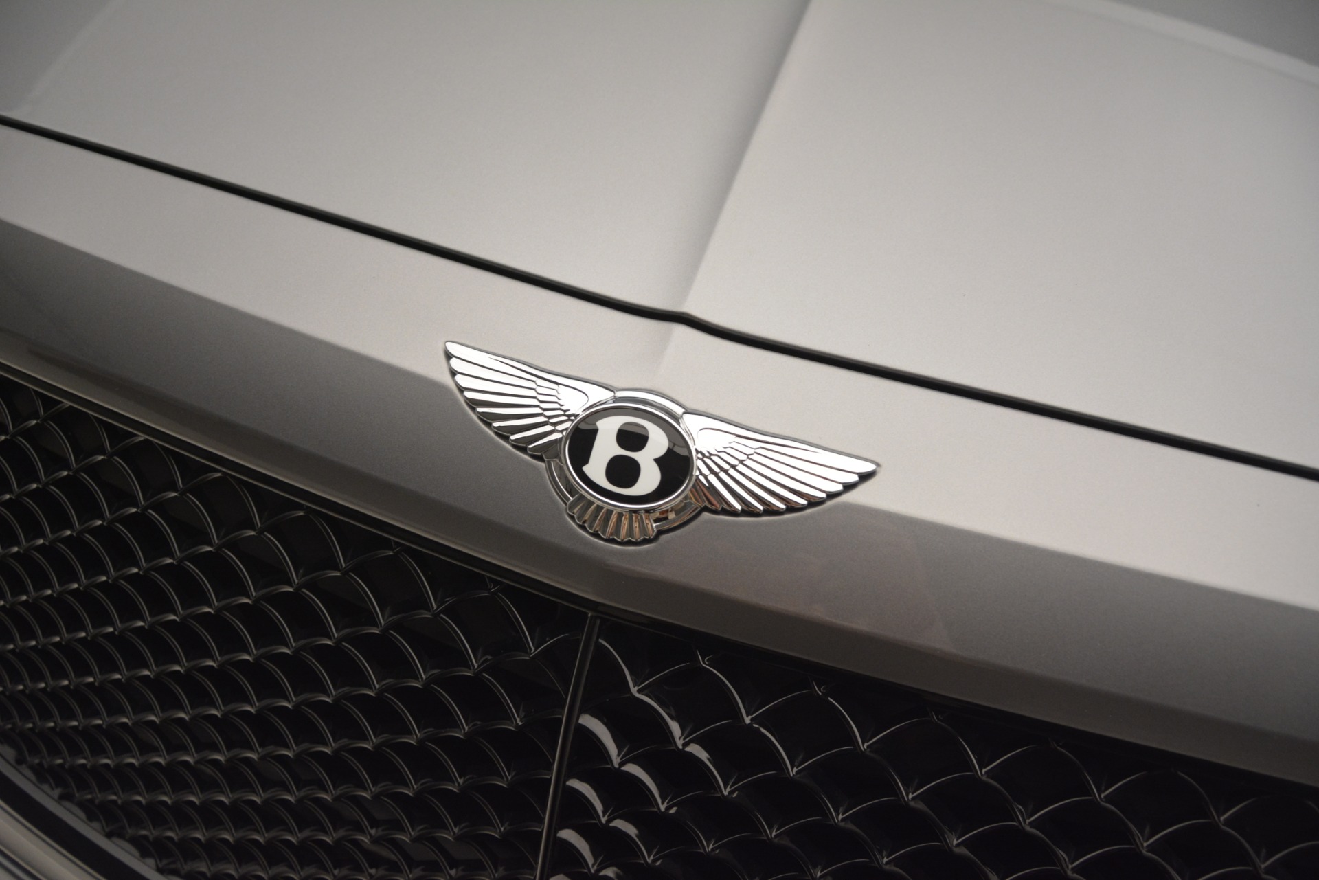 New-2019-Bentley-Bentayga-V8