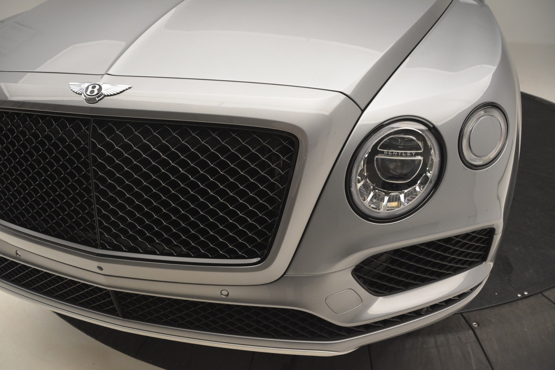 New-2019-Bentley-Bentayga-V8