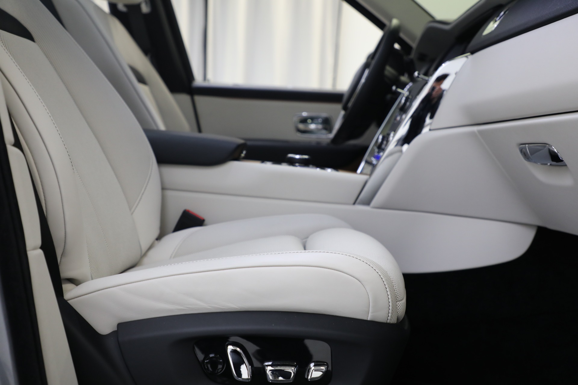 Used-2019-Rolls-Royce-Cullinan