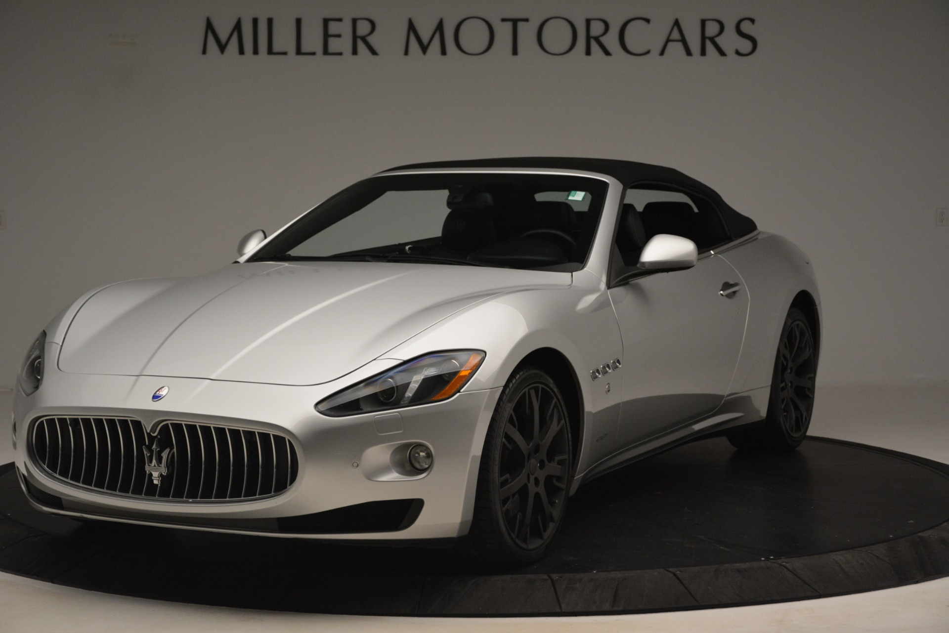 Used-2016-Maserati-GranTurismo