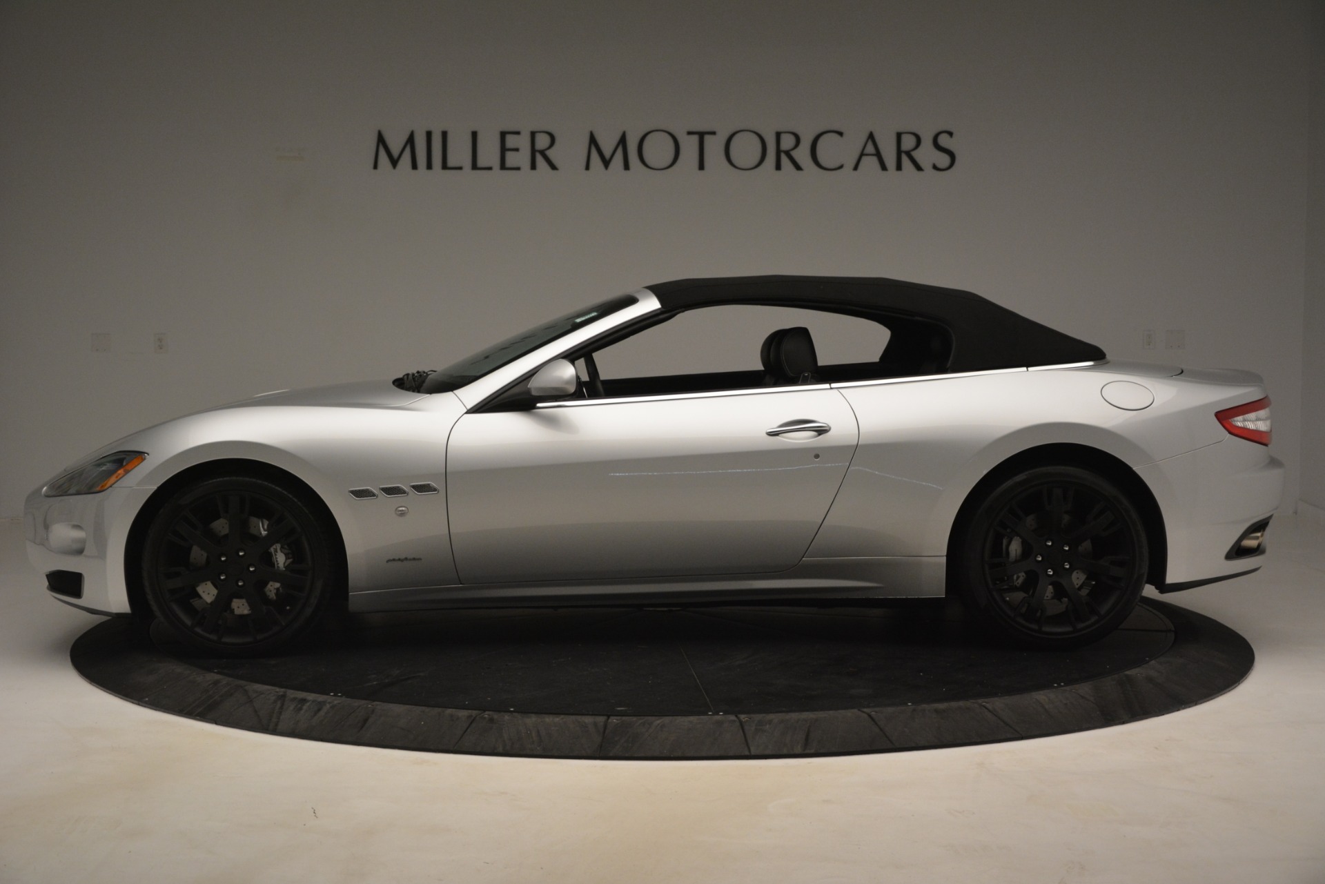 Used-2016-Maserati-GranTurismo