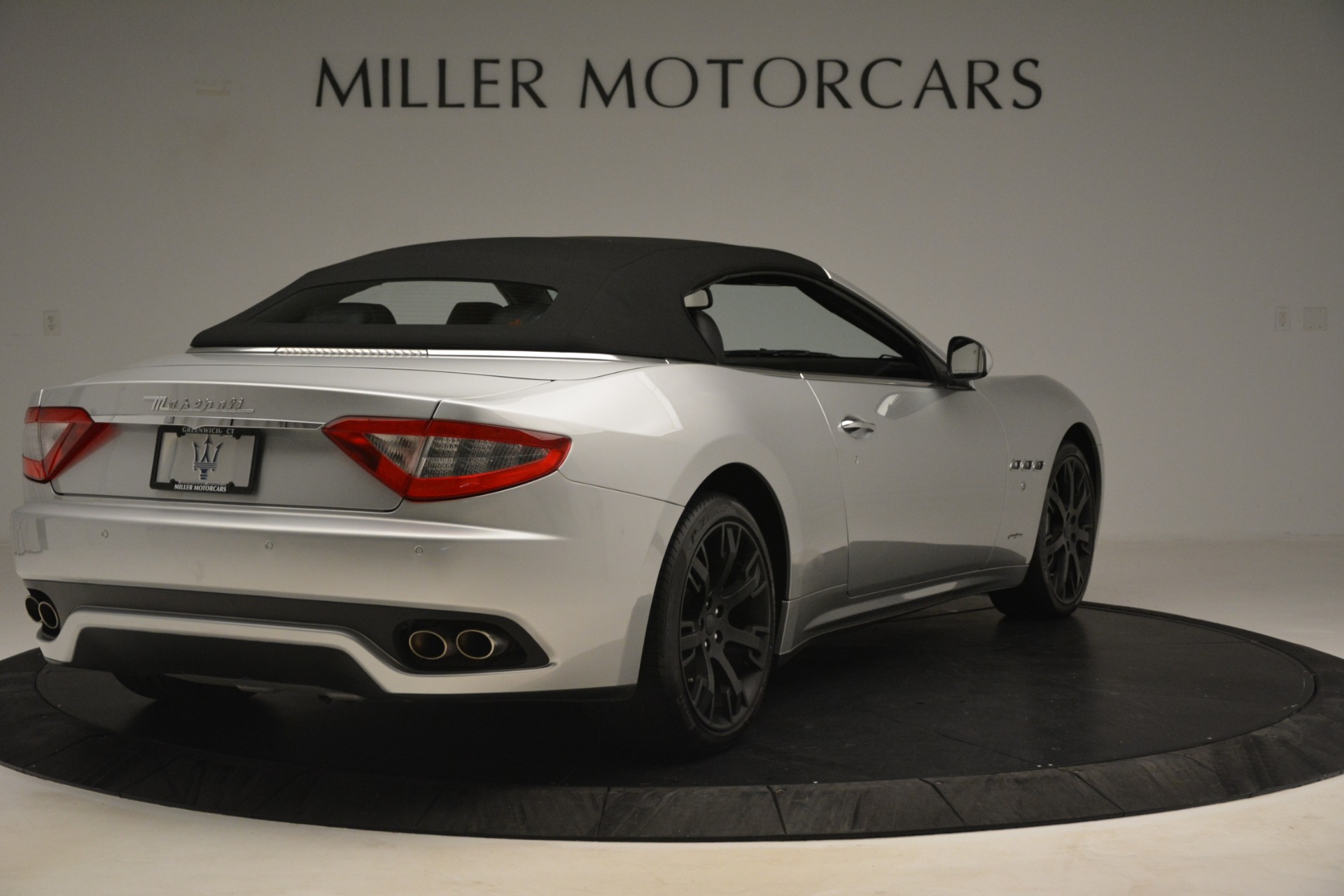 Used-2016-Maserati-GranTurismo