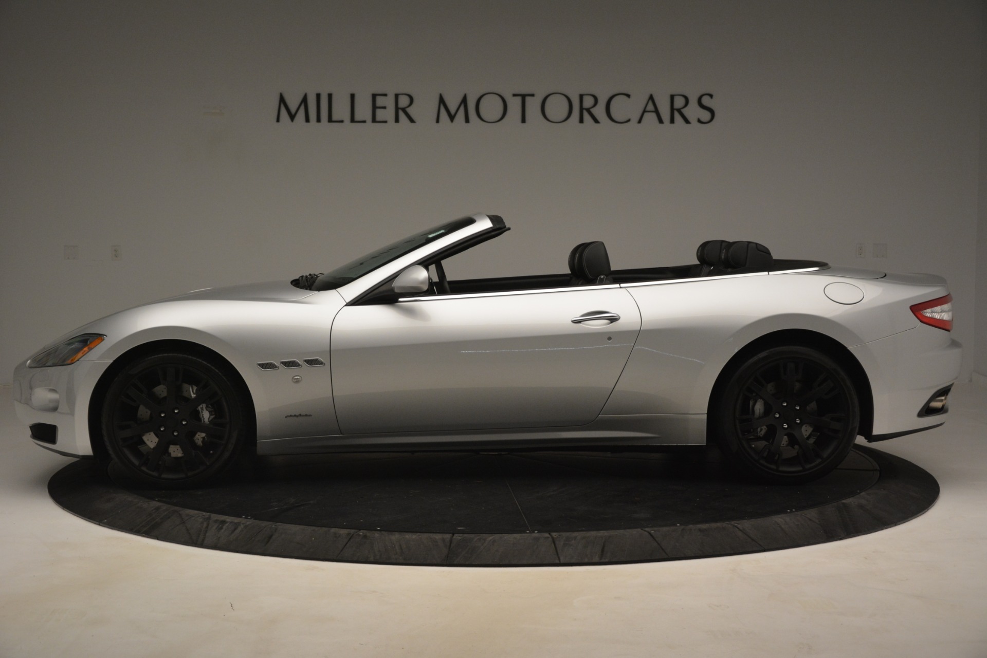 Used-2016-Maserati-GranTurismo