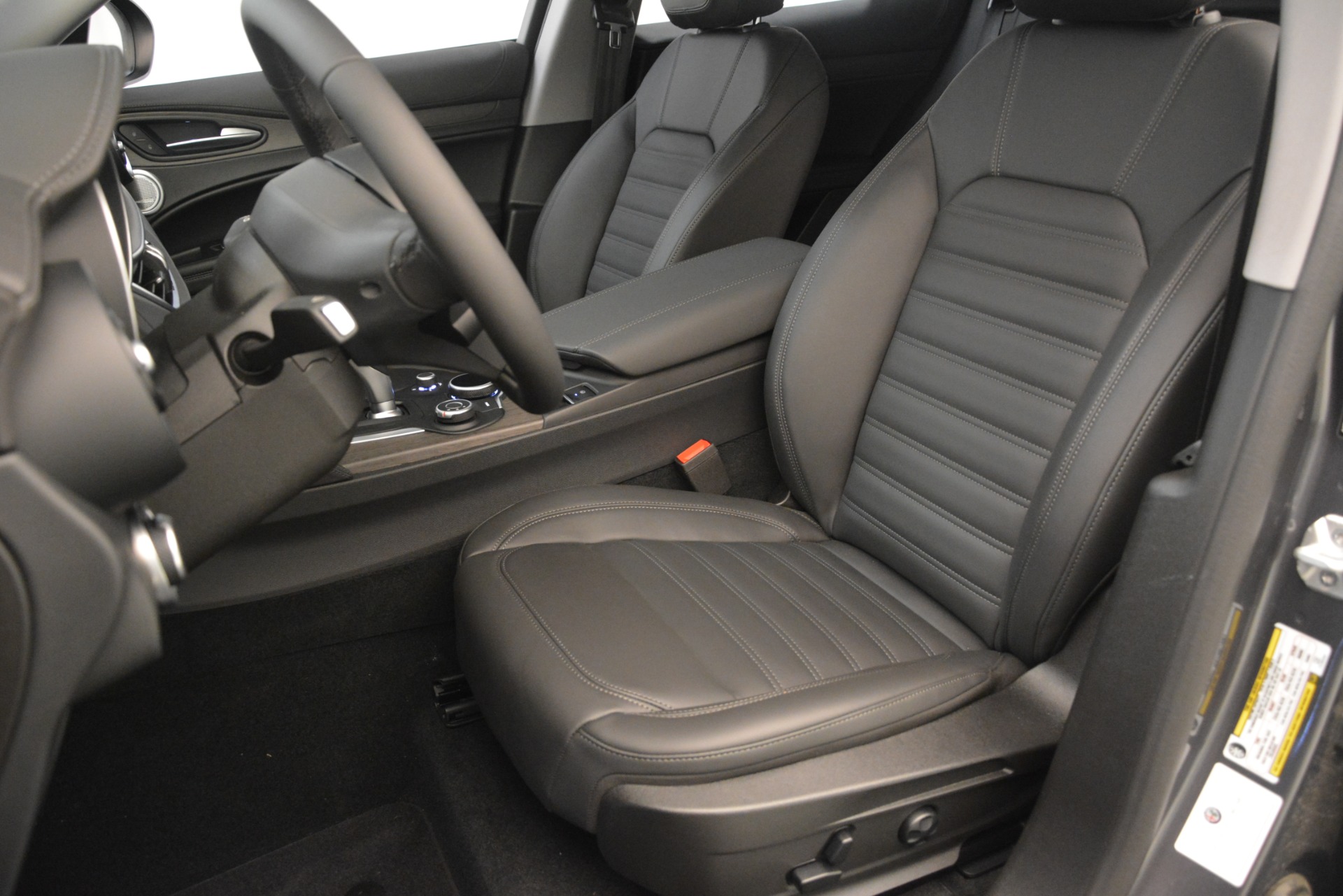 New-2019-Alfa-Romeo-Stelvio-Ti-Lusso-Q4