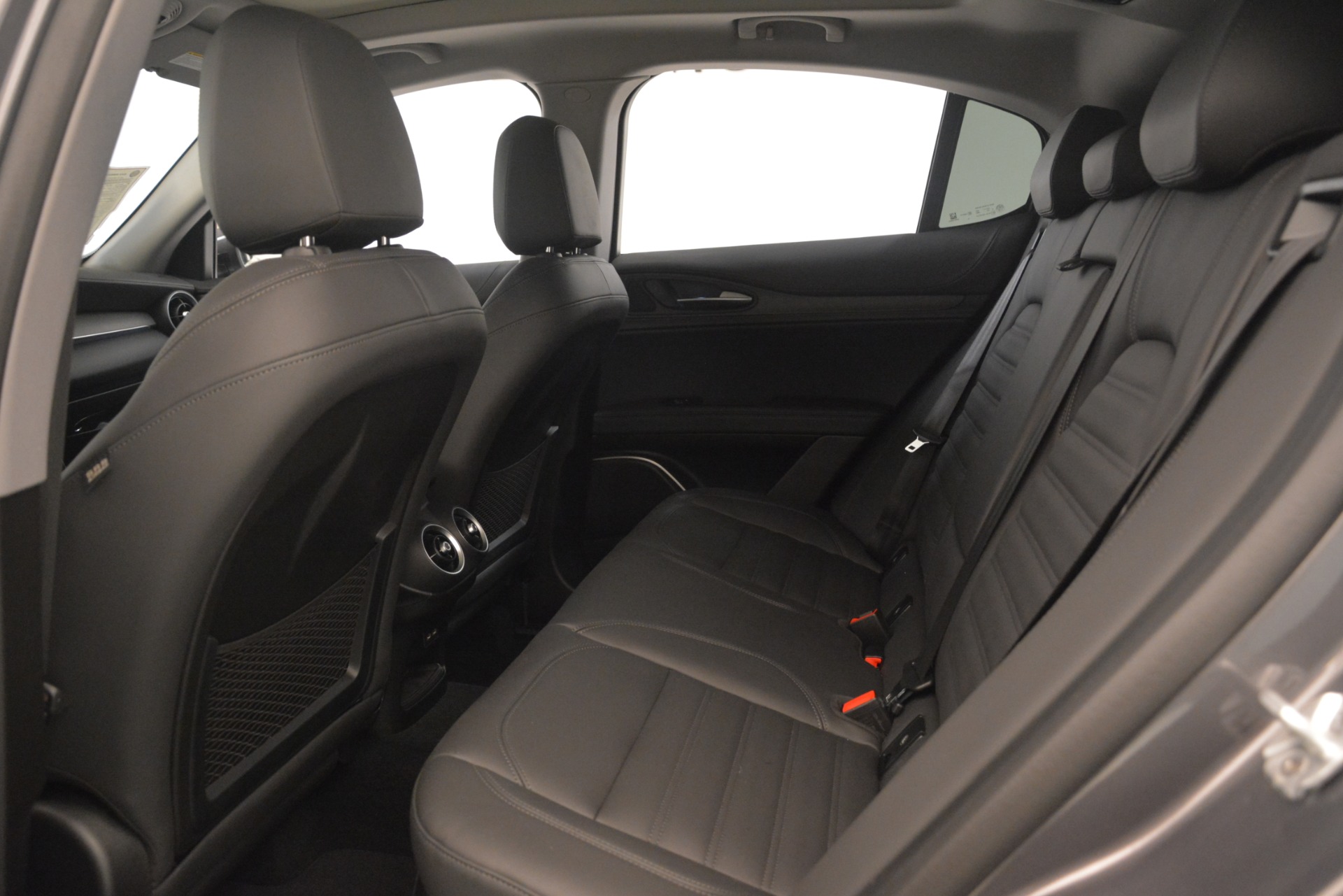 New-2019-Alfa-Romeo-Stelvio-Ti-Lusso-Q4