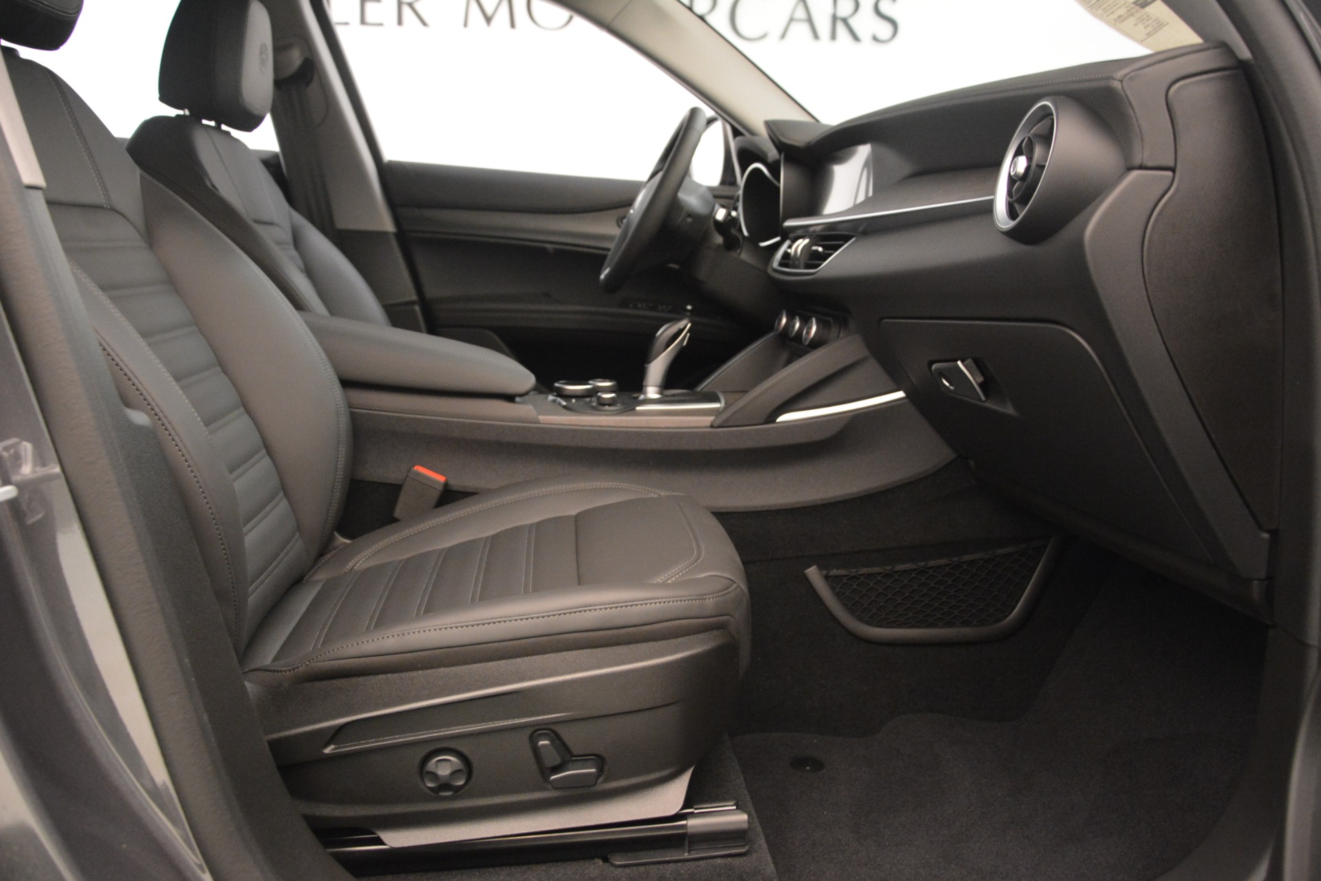 New-2019-Alfa-Romeo-Stelvio-Ti-Lusso-Q4