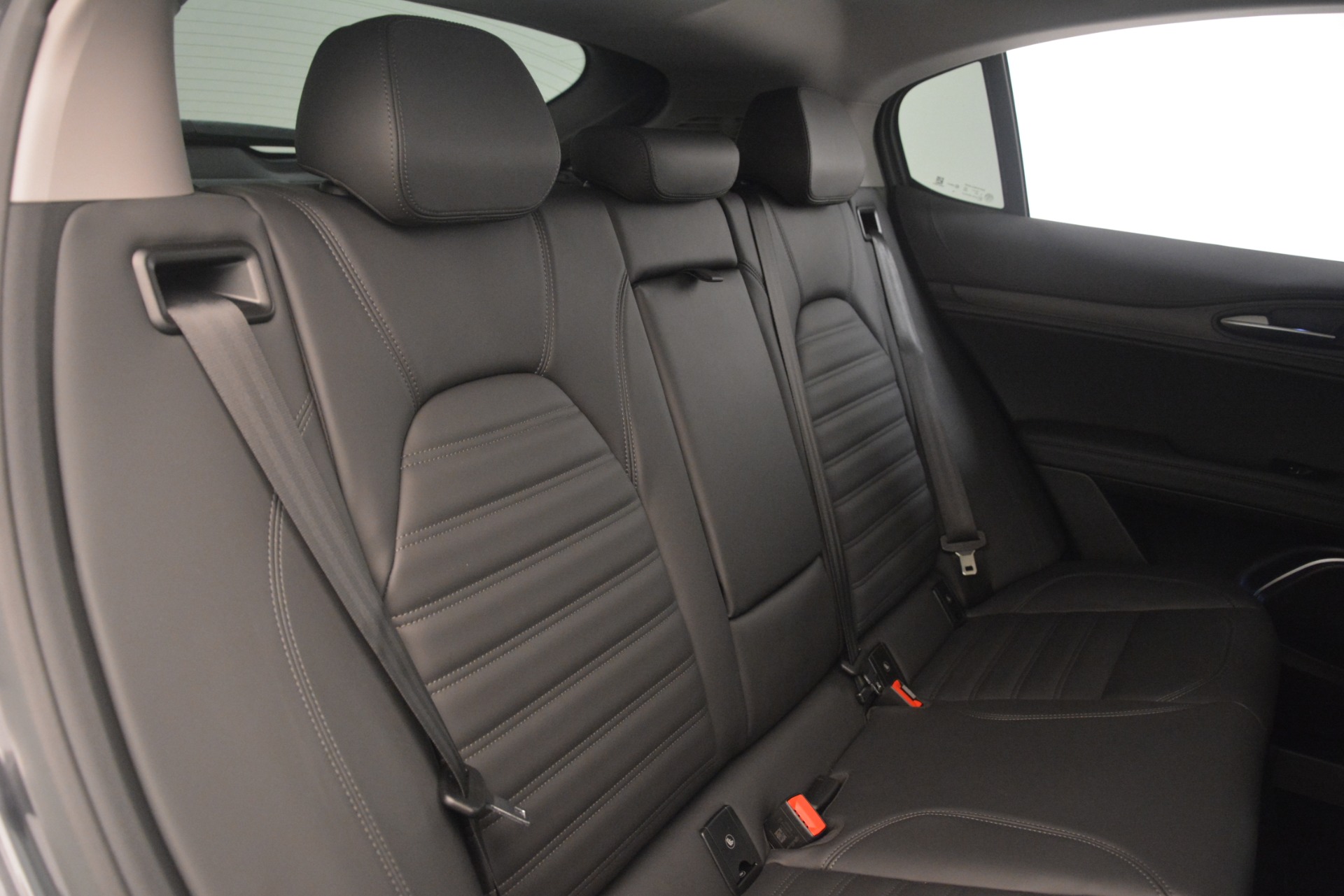 New-2019-Alfa-Romeo-Stelvio-Ti-Lusso-Q4