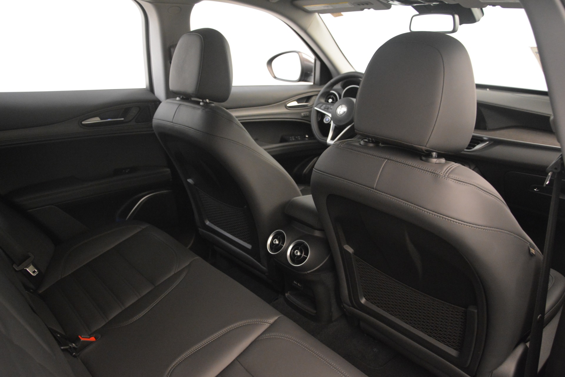 New-2019-Alfa-Romeo-Stelvio-Ti-Lusso-Q4