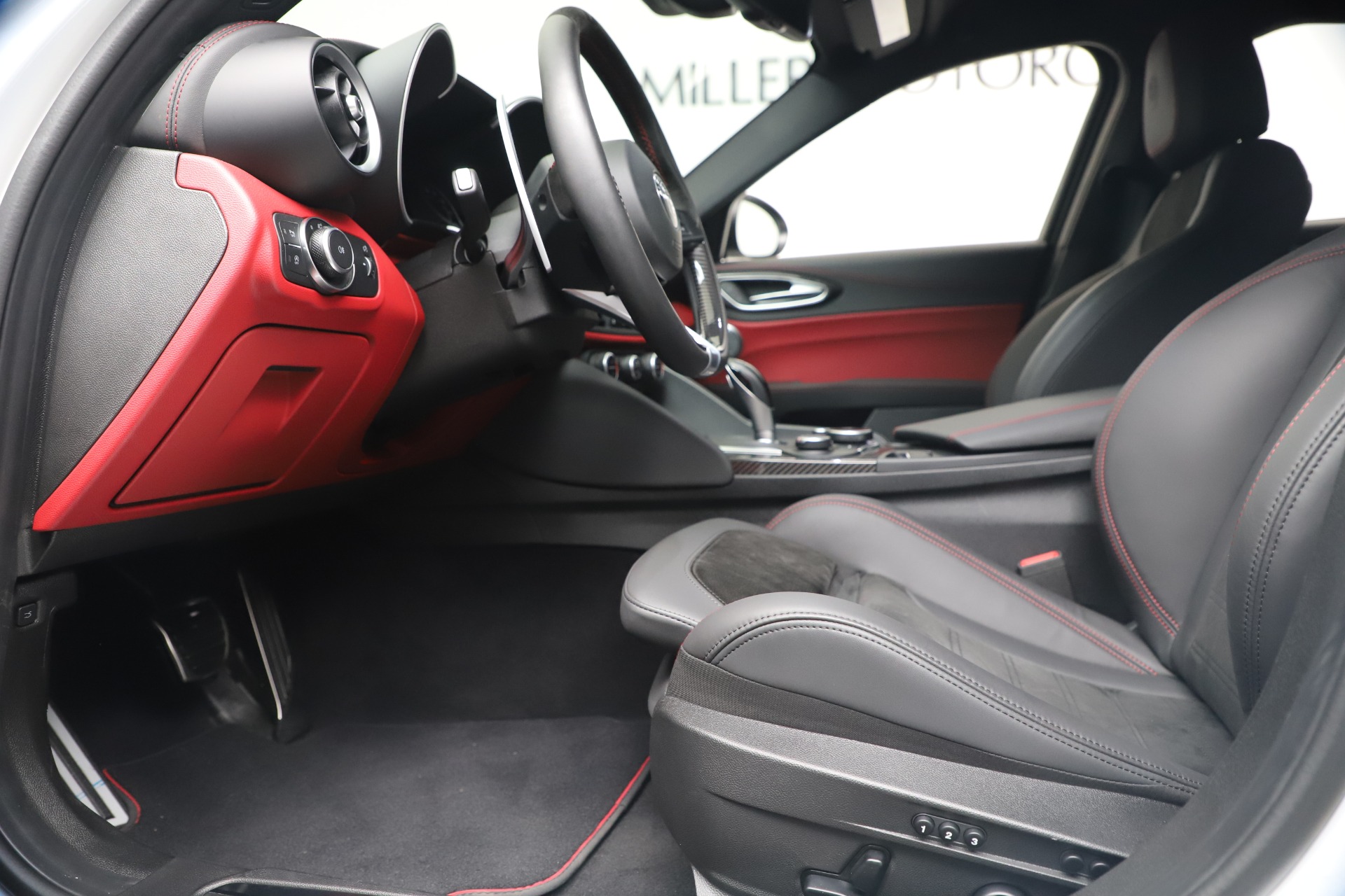 New-2019-Alfa-Romeo-Giulia-Quadrifoglio