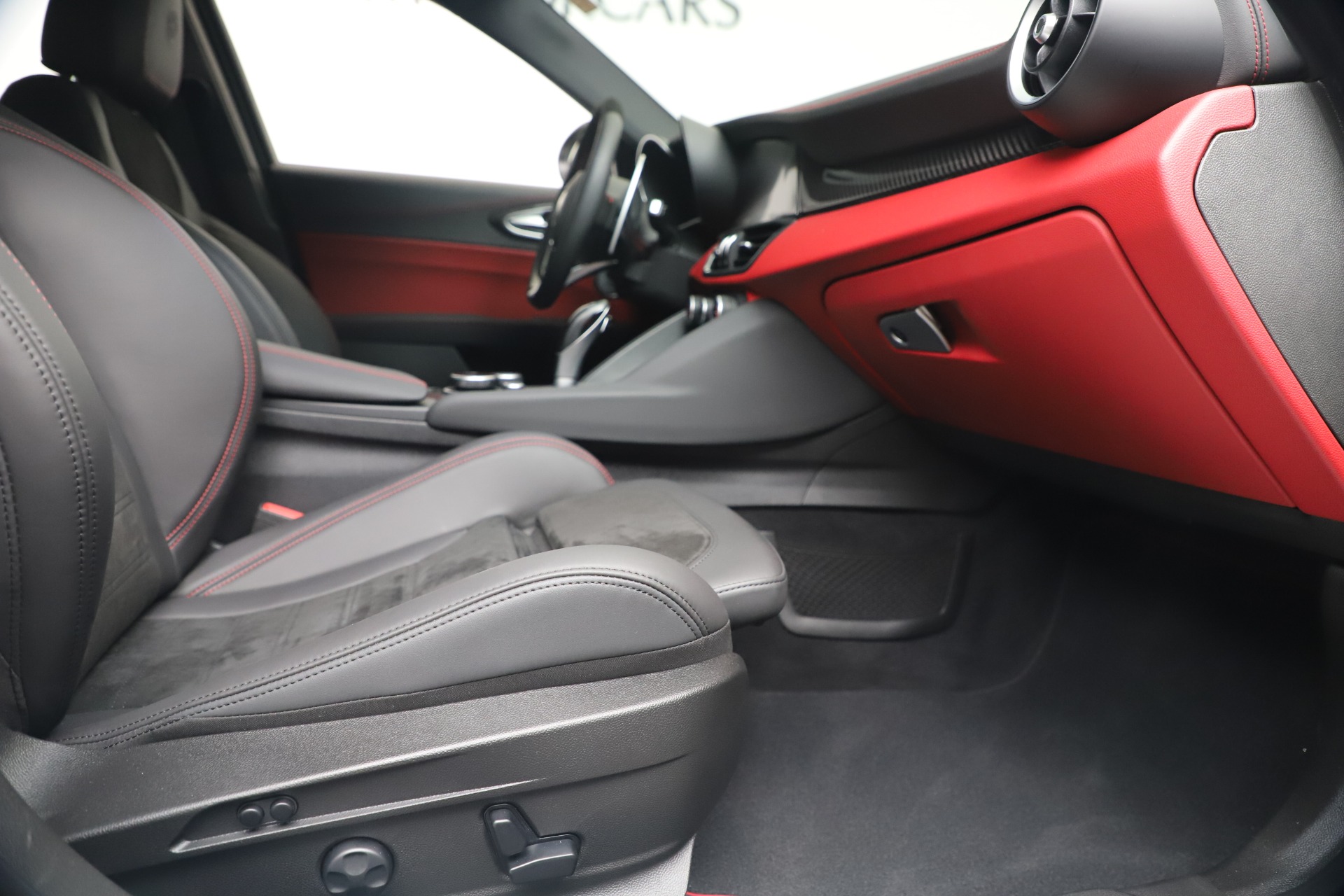 New-2019-Alfa-Romeo-Giulia-Quadrifoglio