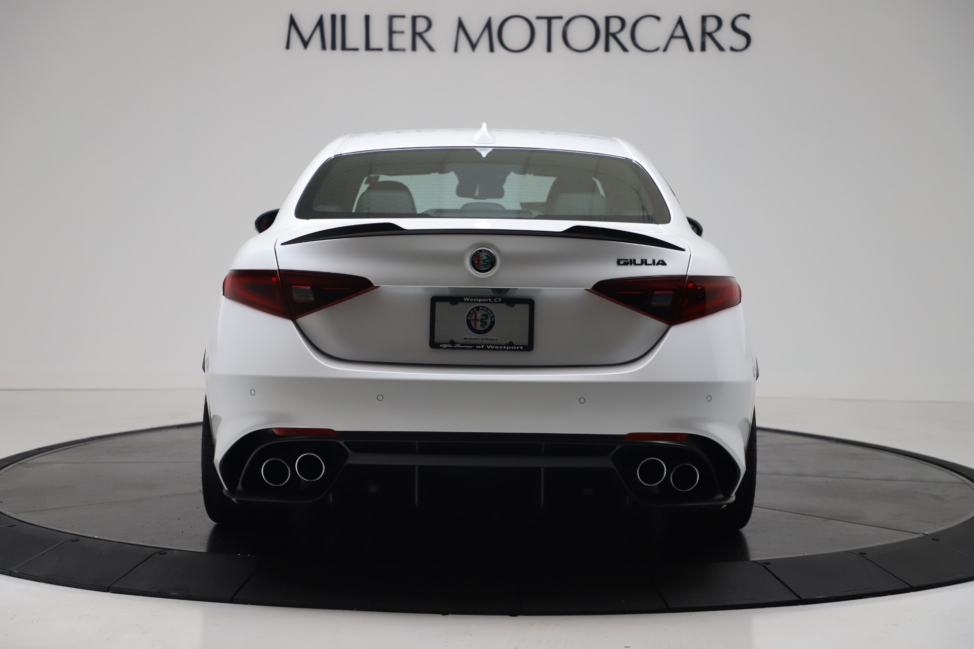 New-2019-Alfa-Romeo-Giulia-Quadrifoglio