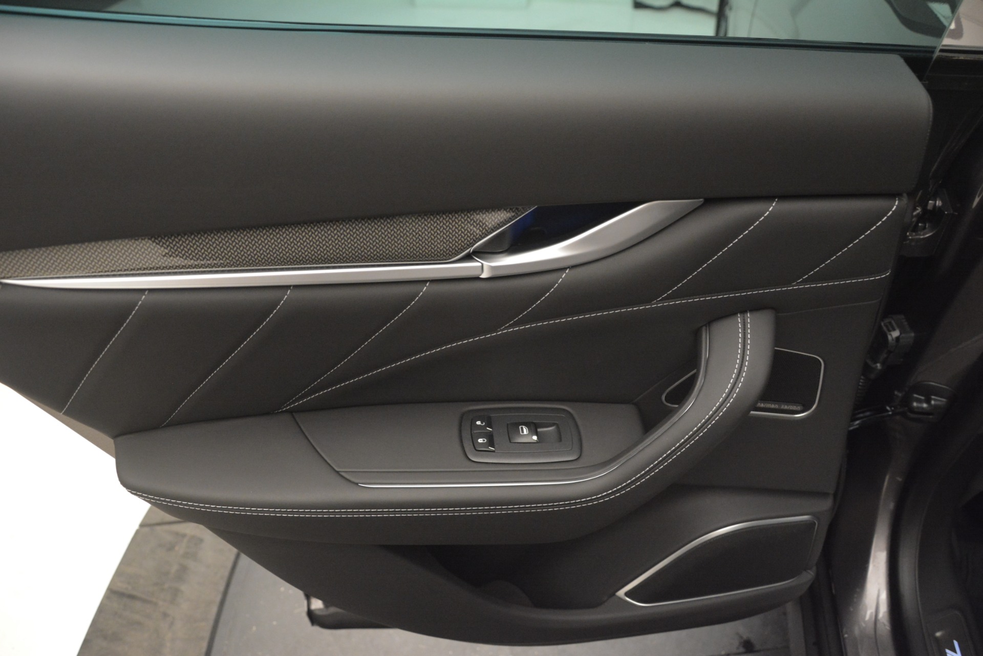 New-2019-Maserati-Levante-SQ4-GranSport-Nerissimo