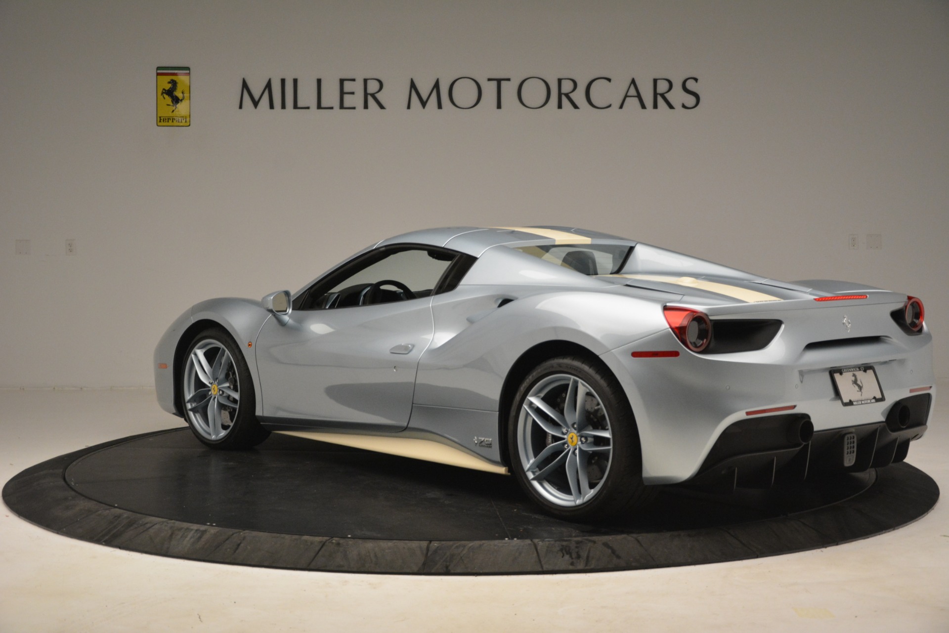 Used-2018-Ferrari-488-Spider