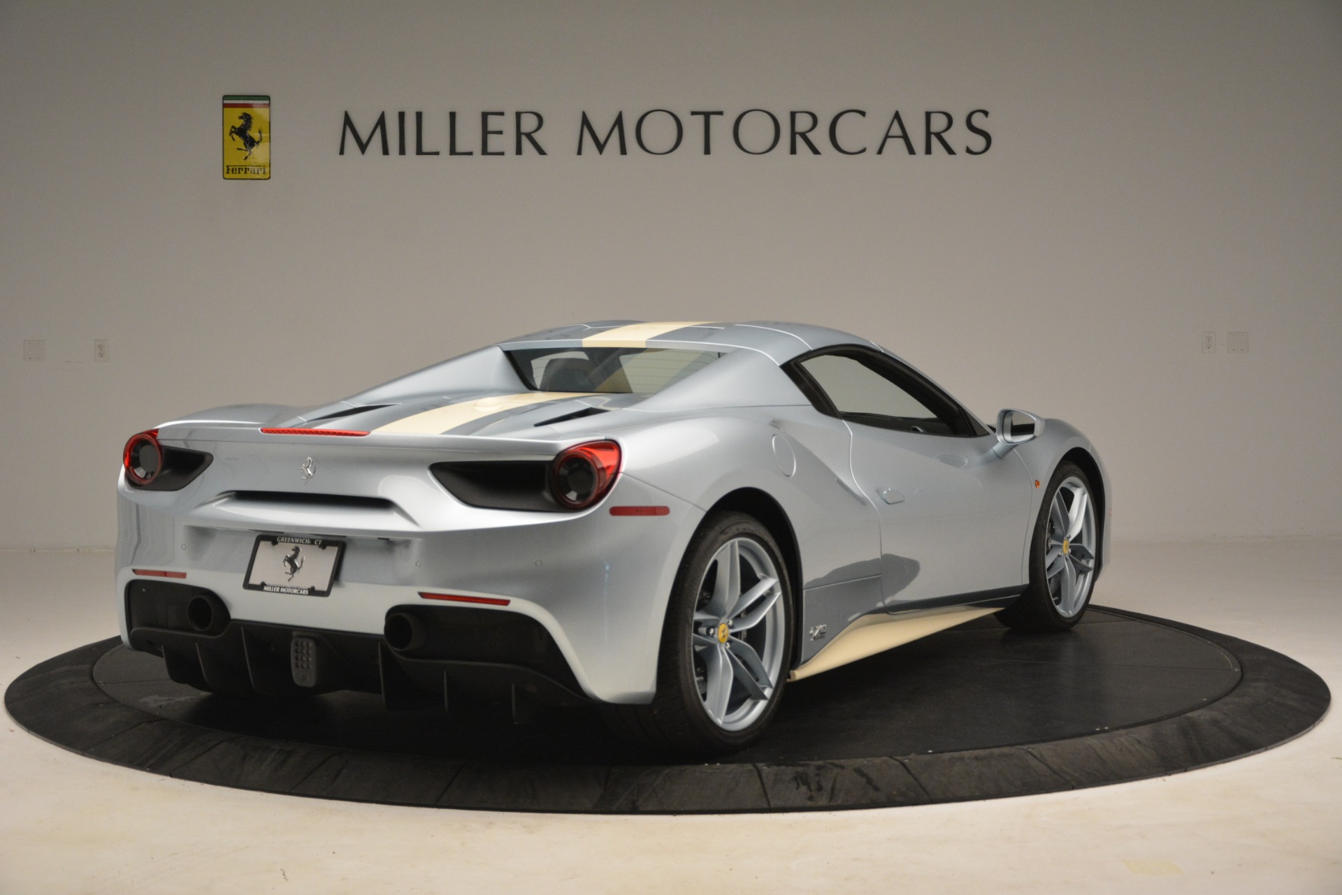 Used-2018-Ferrari-488-Spider